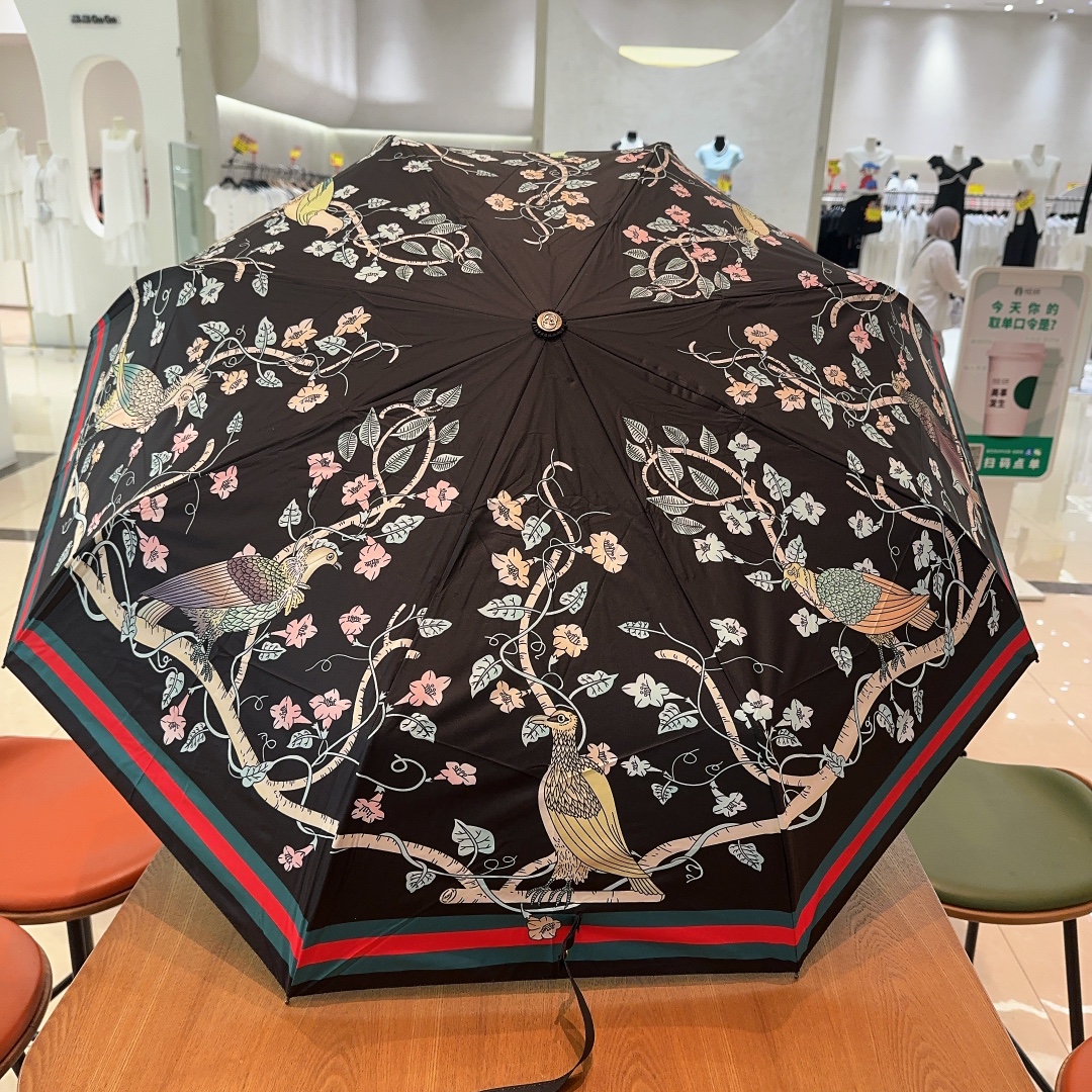 GUCCI古奇八鸟三折自动折叠晴雨伞晴天遮阳雨天遮雨原单代工品质带防紫外线涂层长度30cm方便外出携带.