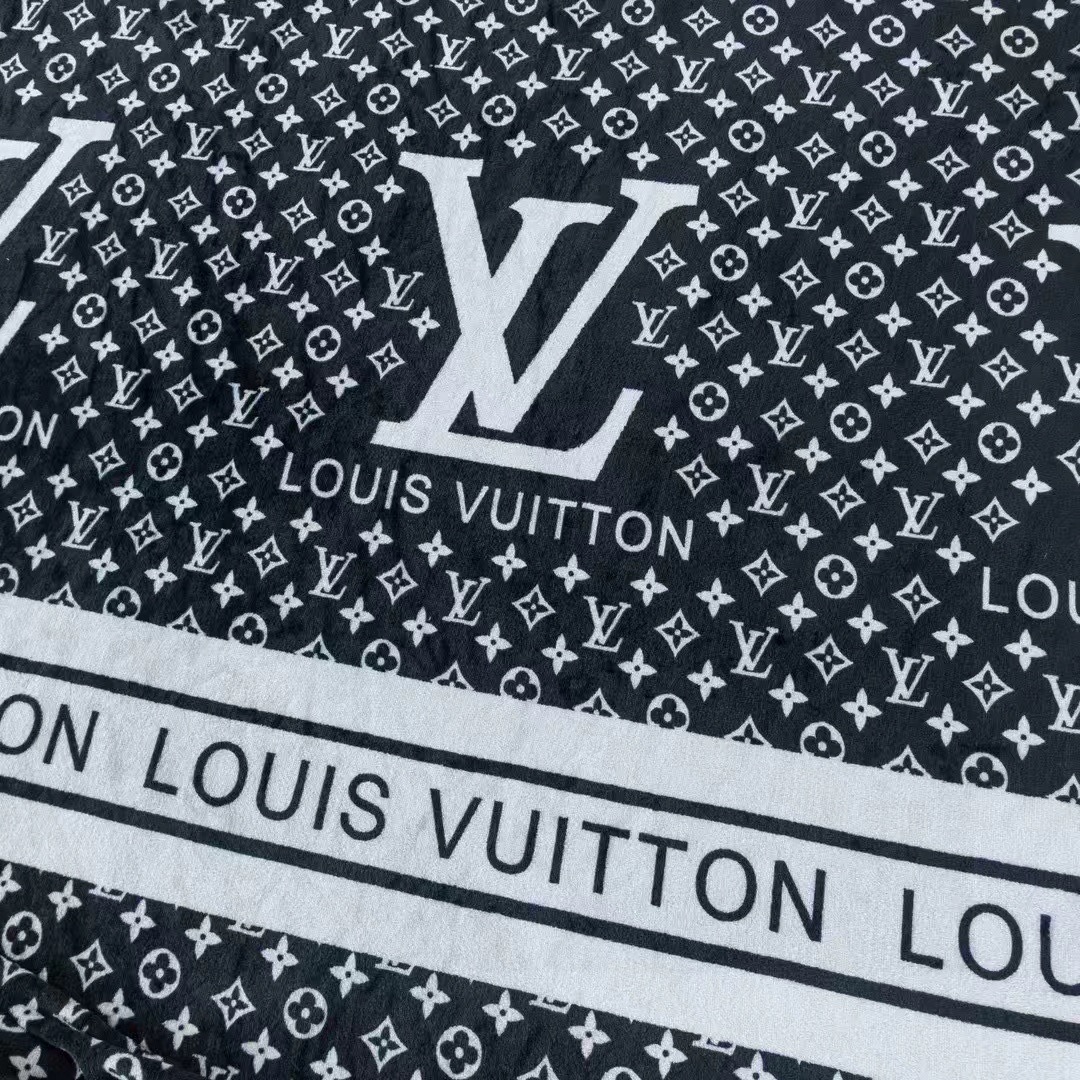 LouisVuitton路易威登带礼盒皇室LV路易威登极品硬货且买且珍惜经典老花图案风靡了全世界惊爆世人