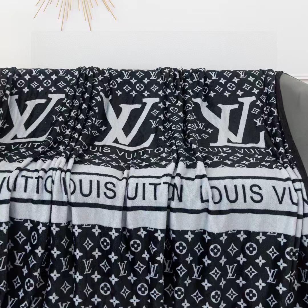 LouisVuitton路易威登带礼盒皇室LV路易威登极品硬货且买且珍惜经典老花图案风靡了全世界惊爆世人