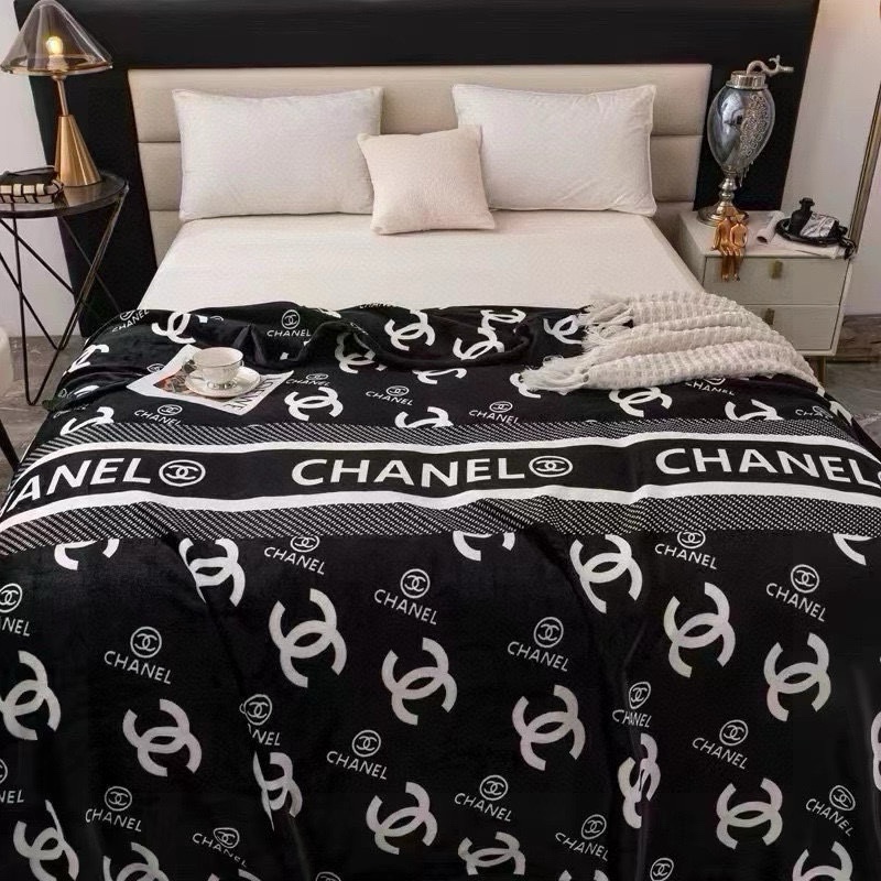 CHANEL香奈儿经典小香logo大油光加厚款复合毯颜色正质量超棒自留款尺寸150*210️克重2.3