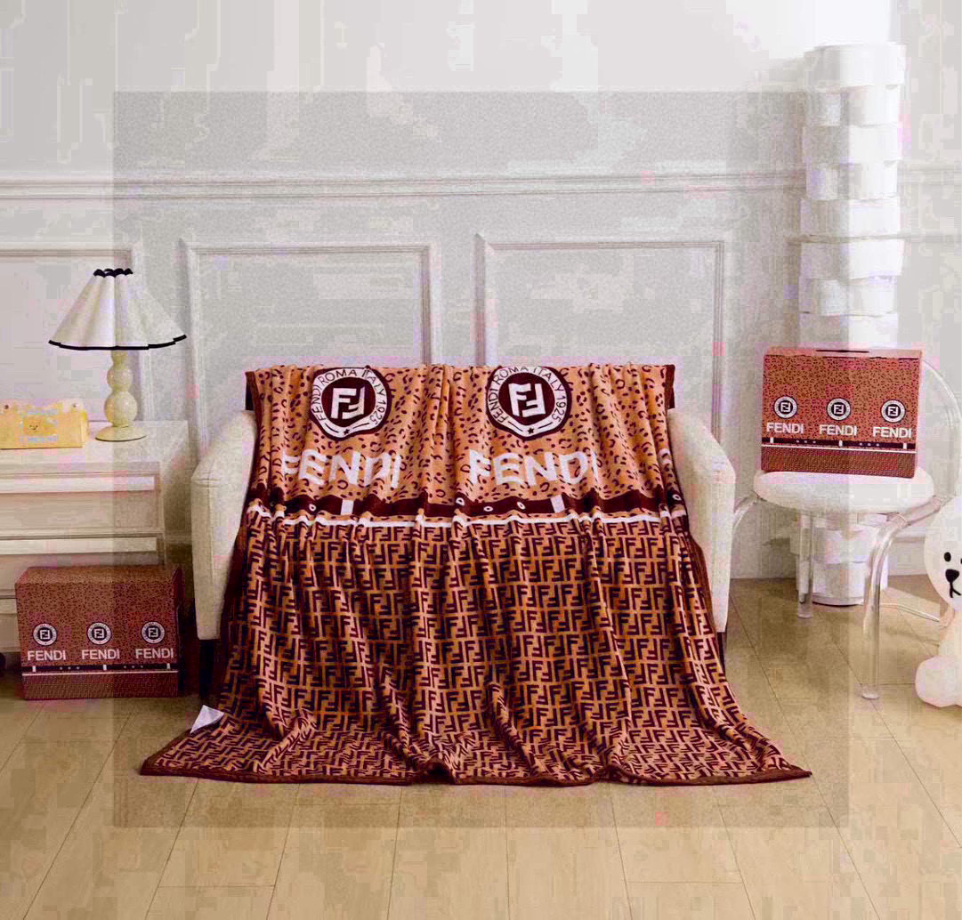 NO:302331,FENDI gift box [Export quality] Warm velvet is coming. The most comfortable velvet blanket in the universe, a blanket that can be used all year round, which can really sleep naked. It feels soft and comfortable. Material skin-friendly milk velvet. On the car, office nap blanket, sofa blanket, cover blanket, can be used as bed sheets, etc., it is important to mention, the B-version lamb velvet side, the fabric is super comfortable and soft, and the touch is excellent. Blankets, blankets, pillows, fendi, blankets, blankets, throw pillows19860909FENDI 配礼盒【出口品质】暖绒来袭 全宇宙最舒适的绒毯,一年四季都可以用的牛奶绒真正可以裸睡的毯子,手感柔软超舒适.  材质亲肤牛奶绒 车上 办公室午睡毯 沙发毯 盖毯 可以当床单等 随拿随用 重点要说的,B版羊羔绒那面,面料超级舒服超级无敌柔软,触感极佳毛毯,毛毯，抱枕,fendi,blankets,blankets,throw pillows,accessory