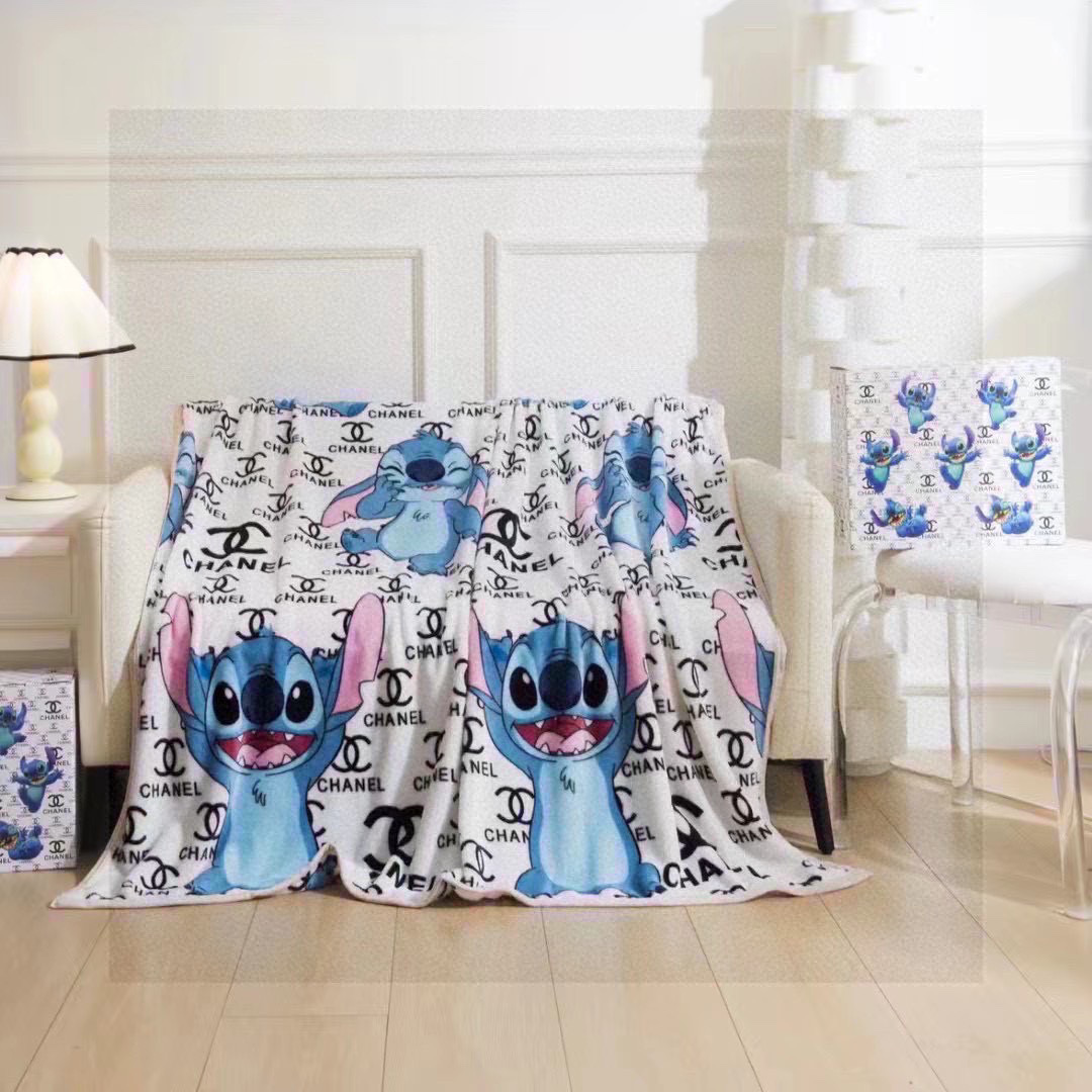 NO:302334,Chanel (CHANEL) gift box [Export quality] Warm velvet is coming. The most comfortable velvet blanket in the universe, a blanket that can be used all year round, which can really sleep naked. It feels soft and comfortable. Material skin-friendly milk velvet. On the car, office nap blanket, sofa blanket, cover blanket, can be used as bed sheets, etc., it is important to mention, the B-version lamb velvet side, the fabric is super comfortable and soft, and the touch is excellent. Blanket, blanket, blanket, pillow, chanel, chanel, blankets, blankets, throw pillows19860909香奈儿（CHANEL）配礼盒【出口品质】暖绒来袭 全宇宙最舒适的绒毯,一年四季都可以用的牛奶绒真正可以裸睡的毯子,手感柔软超舒适.  材质亲肤牛奶绒 车上 办公室午睡毯 沙发毯 盖毯 可以当床单等 随拿随用 重点要说的,B版羊羔绒那面,面料超级舒服超级无敌柔软,触感极佳毛毯,毛毯，抱枕,chanel,chanel,blankets,blankets,throw pillows,accessory