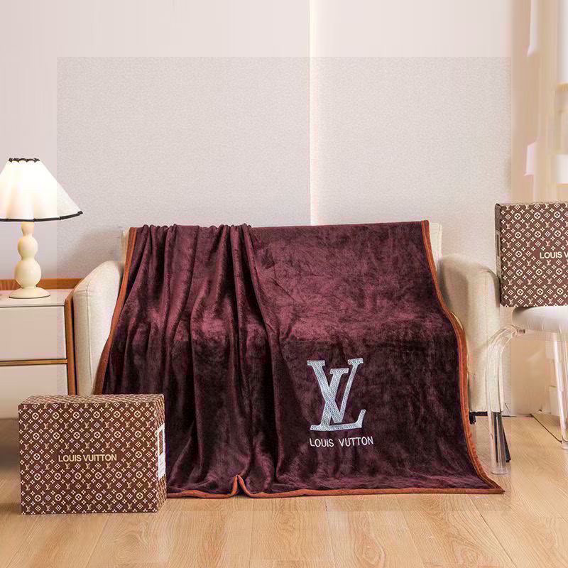 NO:302343,Louis Vuitton (with gift box) embroidery style. Is it good? See at a glance. The lines are so delicate that they can be styling at home. Put them in the car. The counter is 10,000  USD luxury and domineering. All kinds of celebrities and celebrities must have. The matchmakers and internet celebrities grab crazy. Scarves shawls. Blankets. Blankets. Blankets. Pillows. Louis vuitton. Louis vuitton. Blankets. Blankets. Blankets. Blankets. Blankets. Throw pillows. Shawls.19860909Louis Vuitton路易威登（带礼盒）刺绣款 好不好货 细节一眼看出 纹路细腻到爆,可以家居凹造型 放车上 专柜10000 美元奢华霸气 各种明星各种名人均必备 搭配达人网络红人疯抢 围巾披肩毯子毫无压力毛毯,毛毯，抱枕,louis vuitton,louis vuitton,blankets,blankets,throw pillows,shawls,accessory