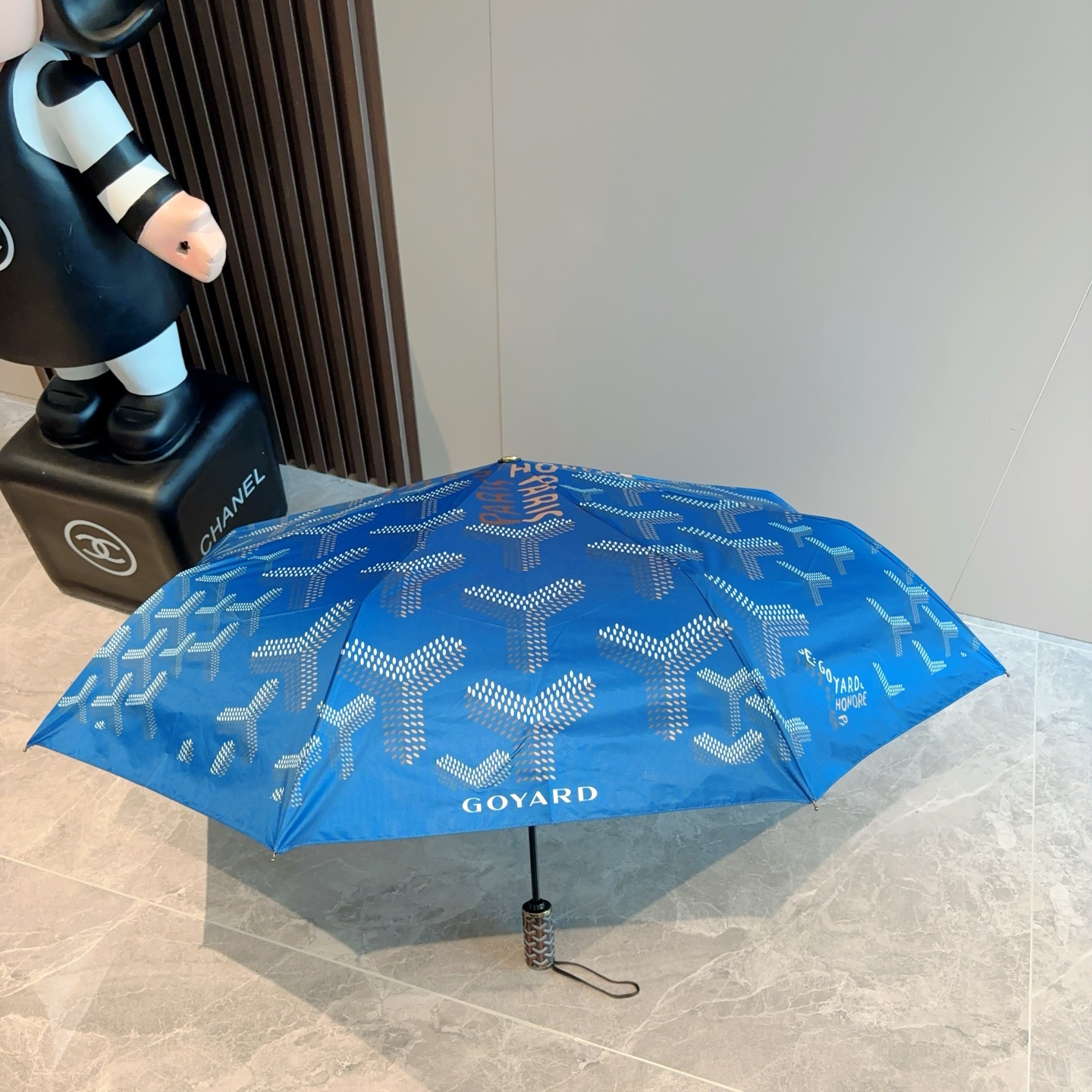  Goyard戈雅  三折自动折叠伞 热卖款 时尚指数爆表 不论晴天雨天使用都相得益彰 拥有它感受风从身