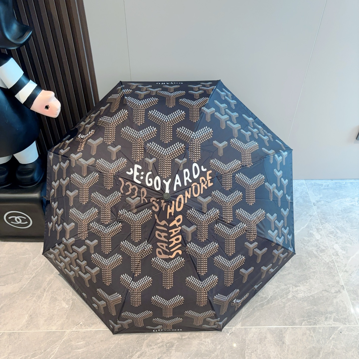  Goyard戈雅  三折自动折叠伞 热卖款 时尚指数爆表 不论晴天雨天使用都相得益彰 拥有它感受风从身