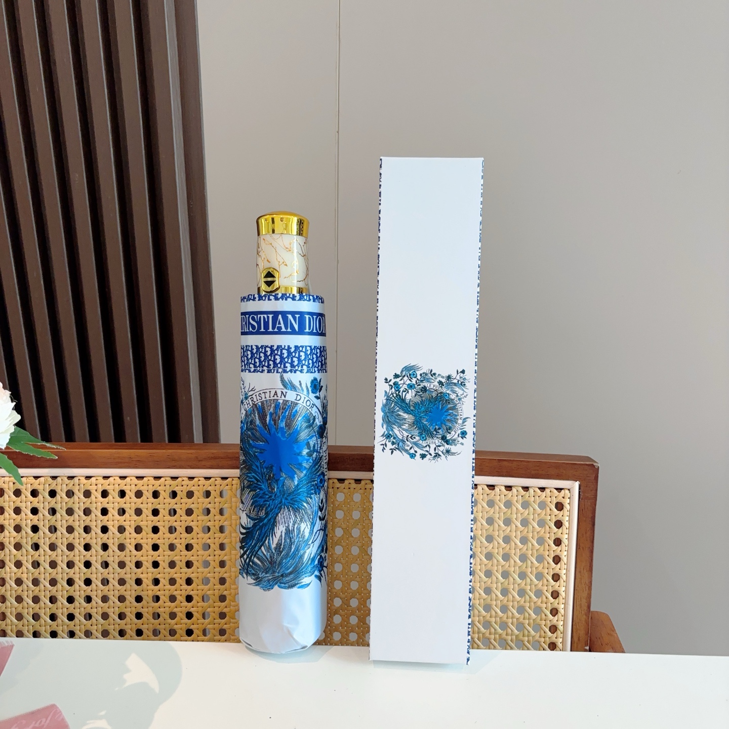  DIOR（迪奥）火烈鸟 三折自动折叠晴雨伞  时尚原单代工品质 细节精致 看得见的品质 打破一成不变 
