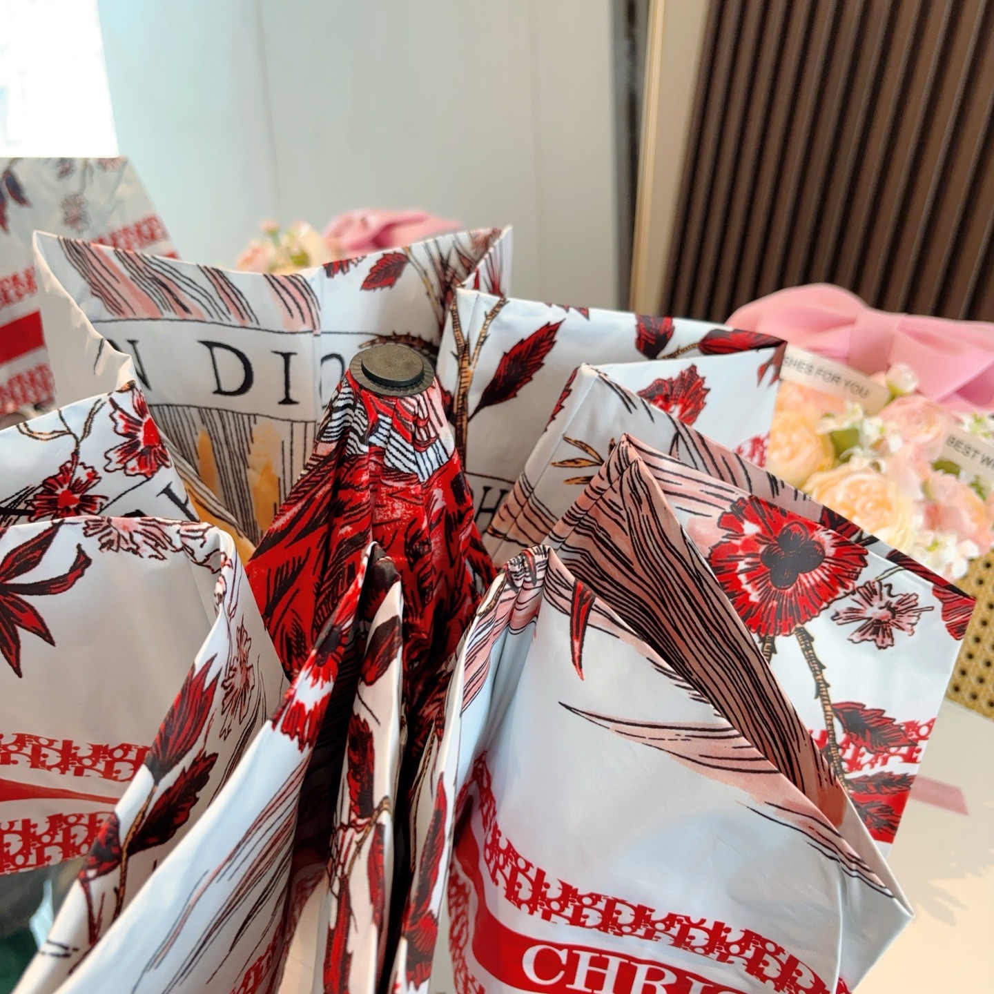  DIOR（迪奥）火烈鸟 三折自动折叠晴雨伞  时尚原单代工品质 细节精致 看得见的品质 打破一成不变 