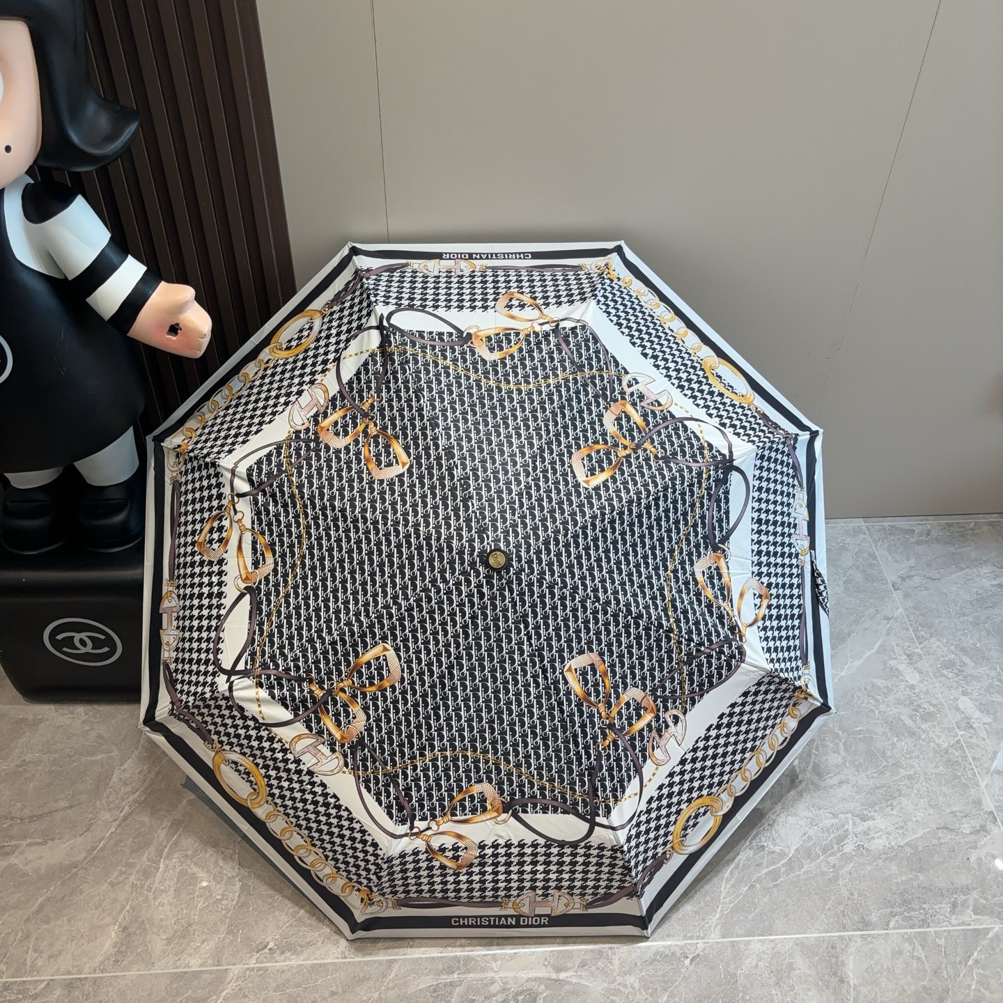  DIOR（迪奥）三折自动折叠晴雨伞  时尚原单代工品质 细节精致 看得见的品质 打破一成不变 色泽纯正