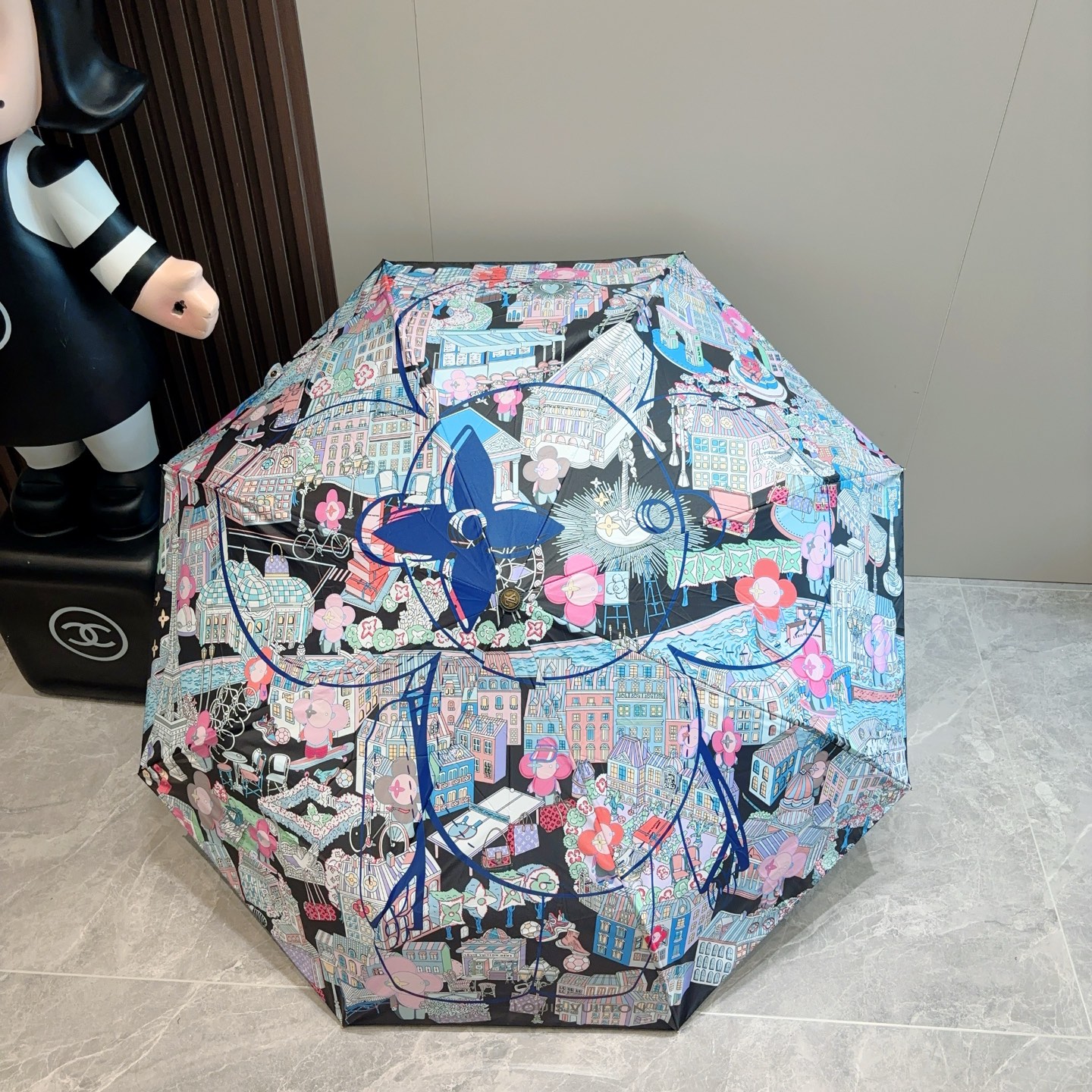 LOUIS VUITTON （路易威登）新款 三折自动折叠晴雨伞 新涂层技术深色伞面 拥有令人惊喜的遮光