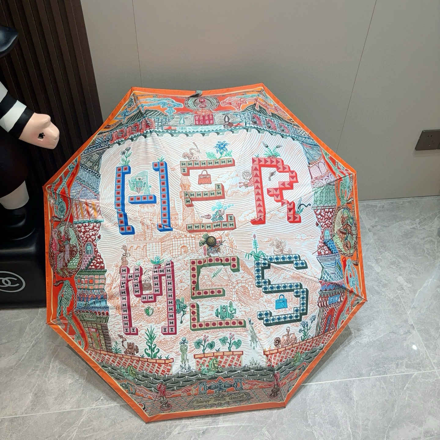爱马仕（Hermès）   新款 极品H家三折自动伞重磅呈现 以其精湛的工艺技术和源源不断的想像力 新涂