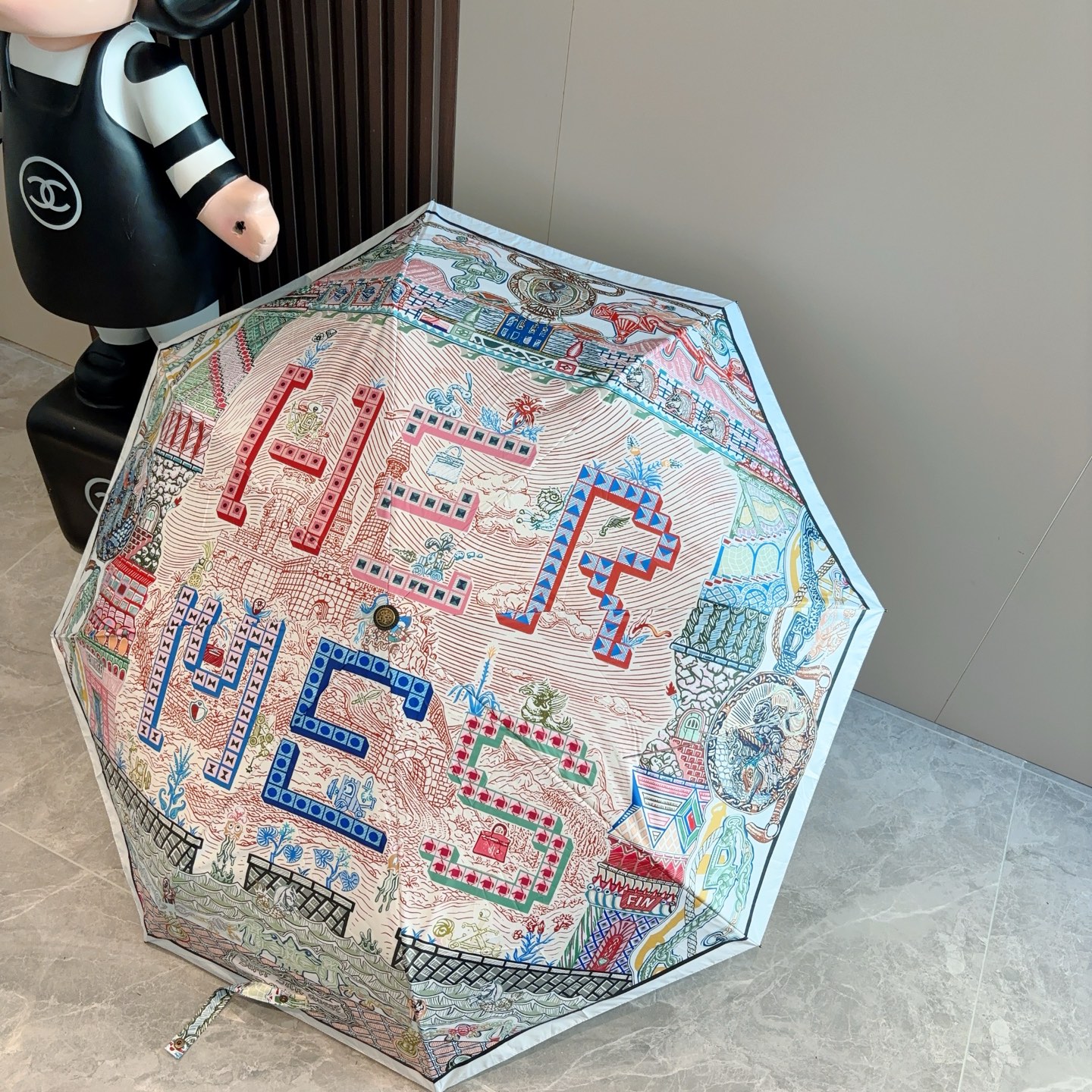 爱马仕（Hermès）   新款 极品H家三折自动伞重磅呈现 以其精湛的工艺技术和源源不断的想像力 新涂