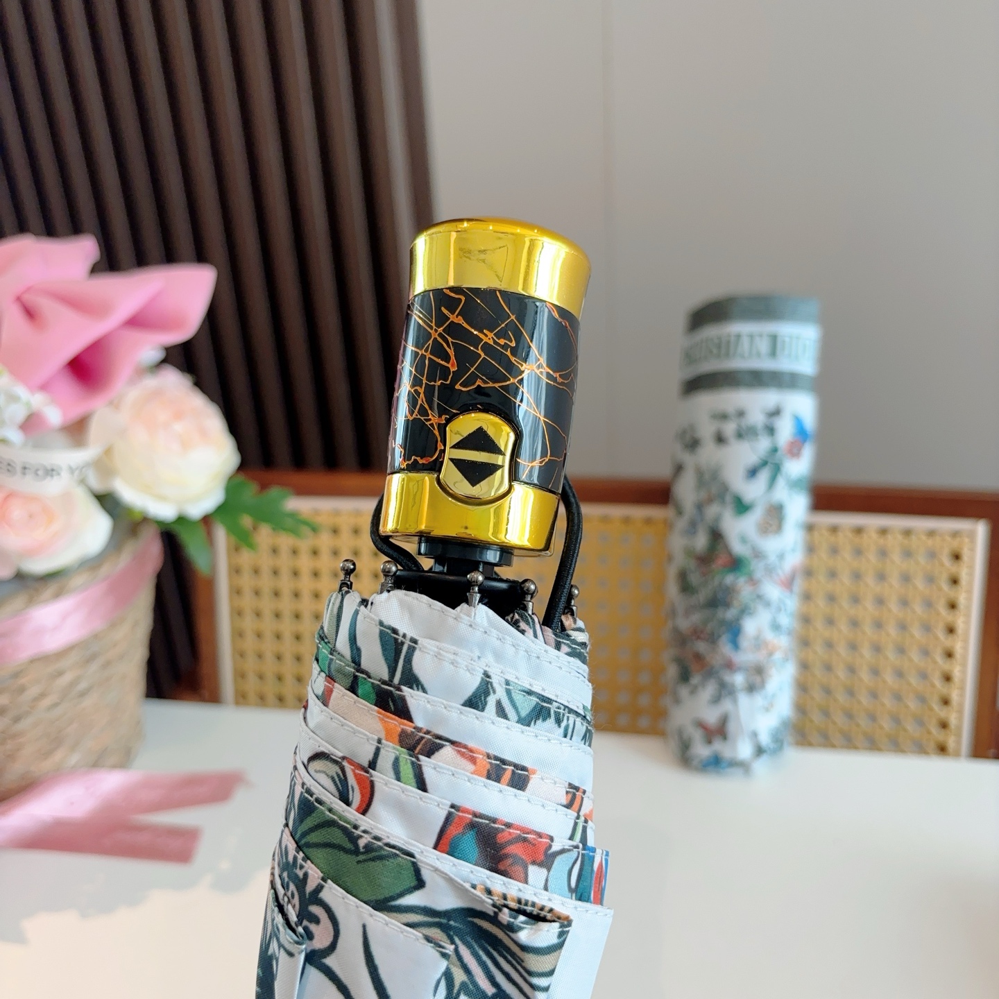  DIOR（迪奥）三折自动折叠晴雨伞  时尚原单代工品质 细节精致 看得见的品质 打破一成不变 色泽纯正