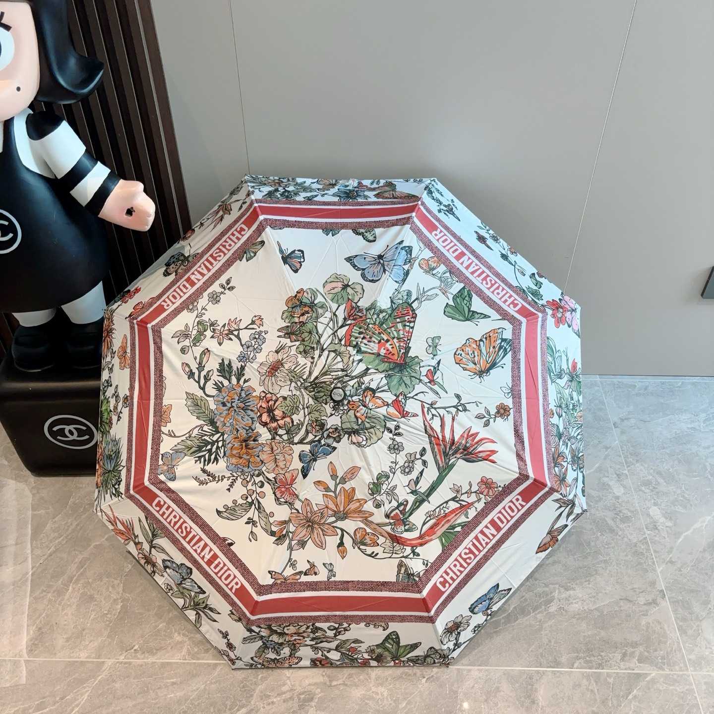  DIOR（迪奥）三折自动折叠晴雨伞  时尚原单代工品质 细节精致 看得见的品质 打破一成不变 色泽纯正