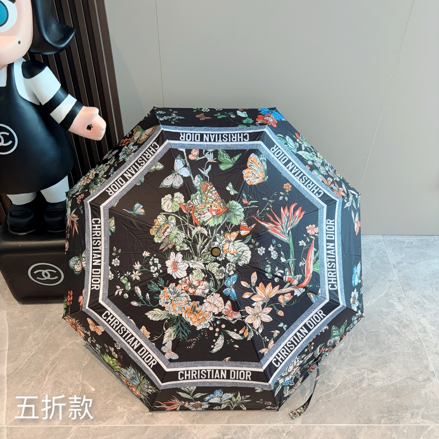  DIOR （迪奥） 五折手开折叠伞 超轻口袋 仅18cm  热卖款 时尚指数爆表 无论晴天雨天使用都相