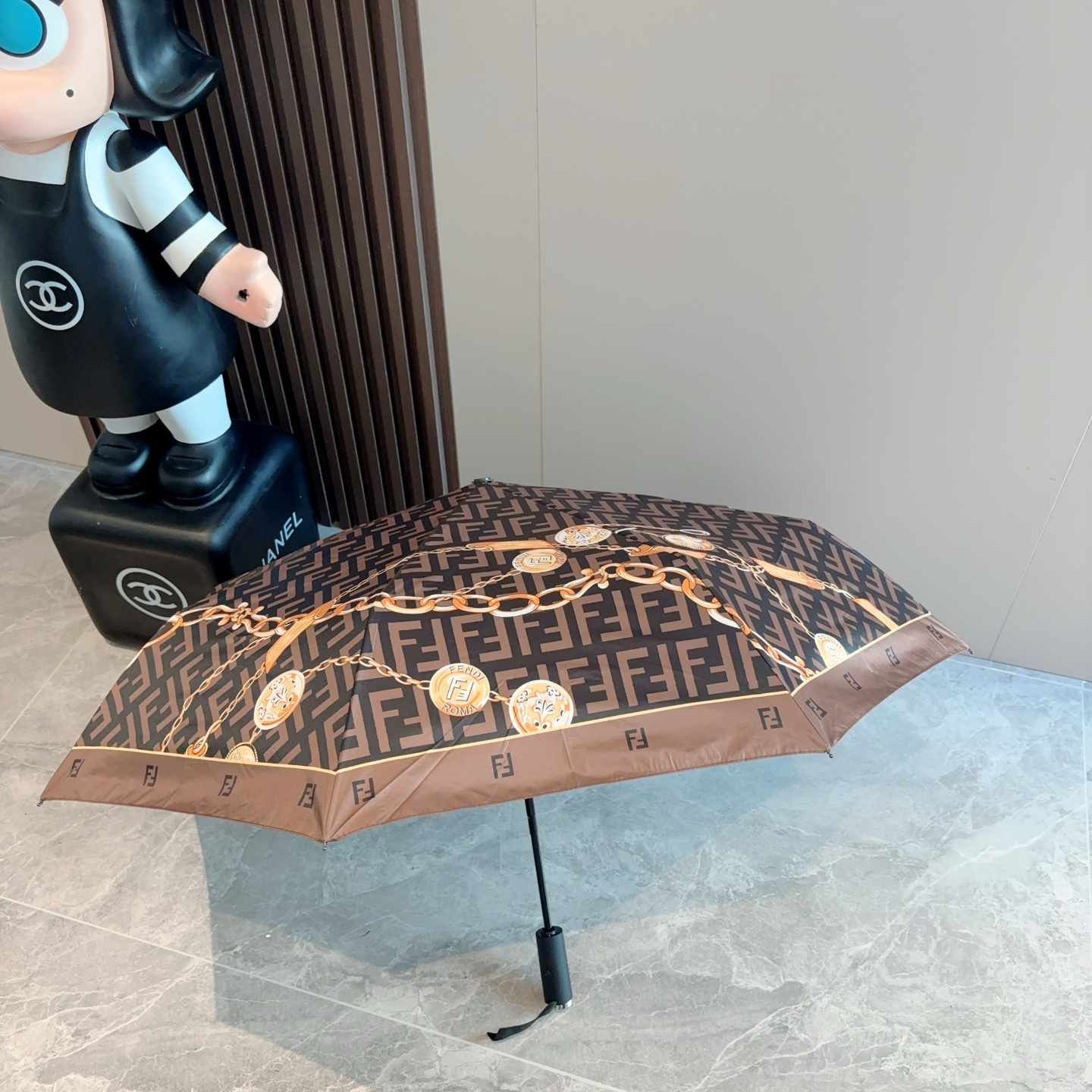  FENDI（芬迪）三折自动折叠晴雨伞 年度最新火爆单品  原单代工级品质 第一代210T碰击布防嗮拒水