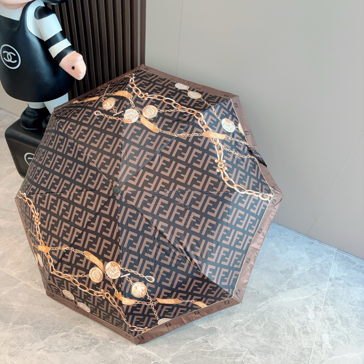  FENDI（芬迪）三折自动折叠晴雨伞 年度最新火爆单品  原单代工级品质 第一代210T碰击布防嗮拒水