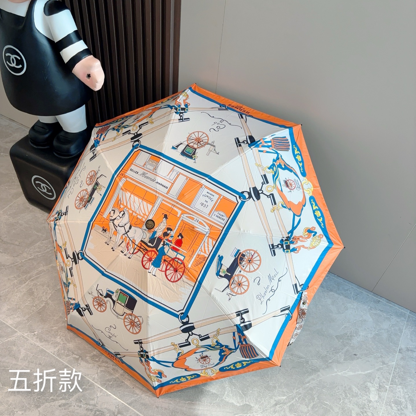 HERMÈS (爱马仕)新款 五折伞 热卖款 时尚指数爆表 不论晴天雨天使用都相得益彰 拥有它感受风从身