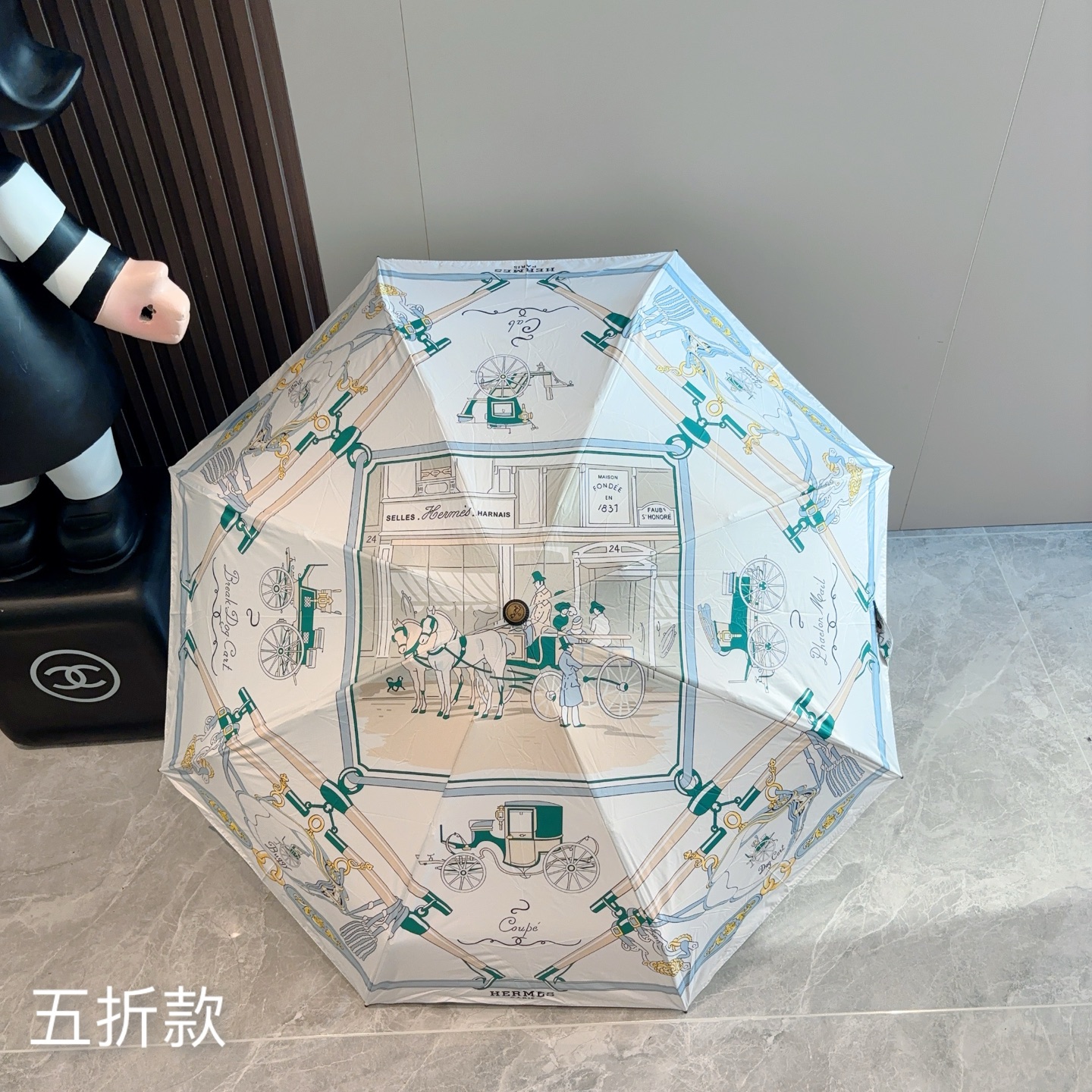 HERMÈS (爱马仕)新款 五折伞 热卖款 时尚指数爆表 不论晴天雨天使用都相得益彰 拥有它感受风从身