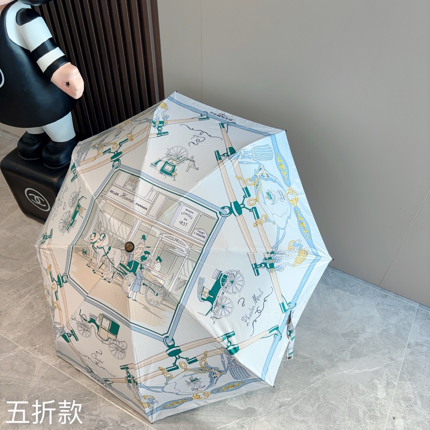 HERMÈS (爱马仕)新款 五折伞 热卖款 时尚指数爆表 不论晴天雨天使用都相得益彰 拥有它感受风从身