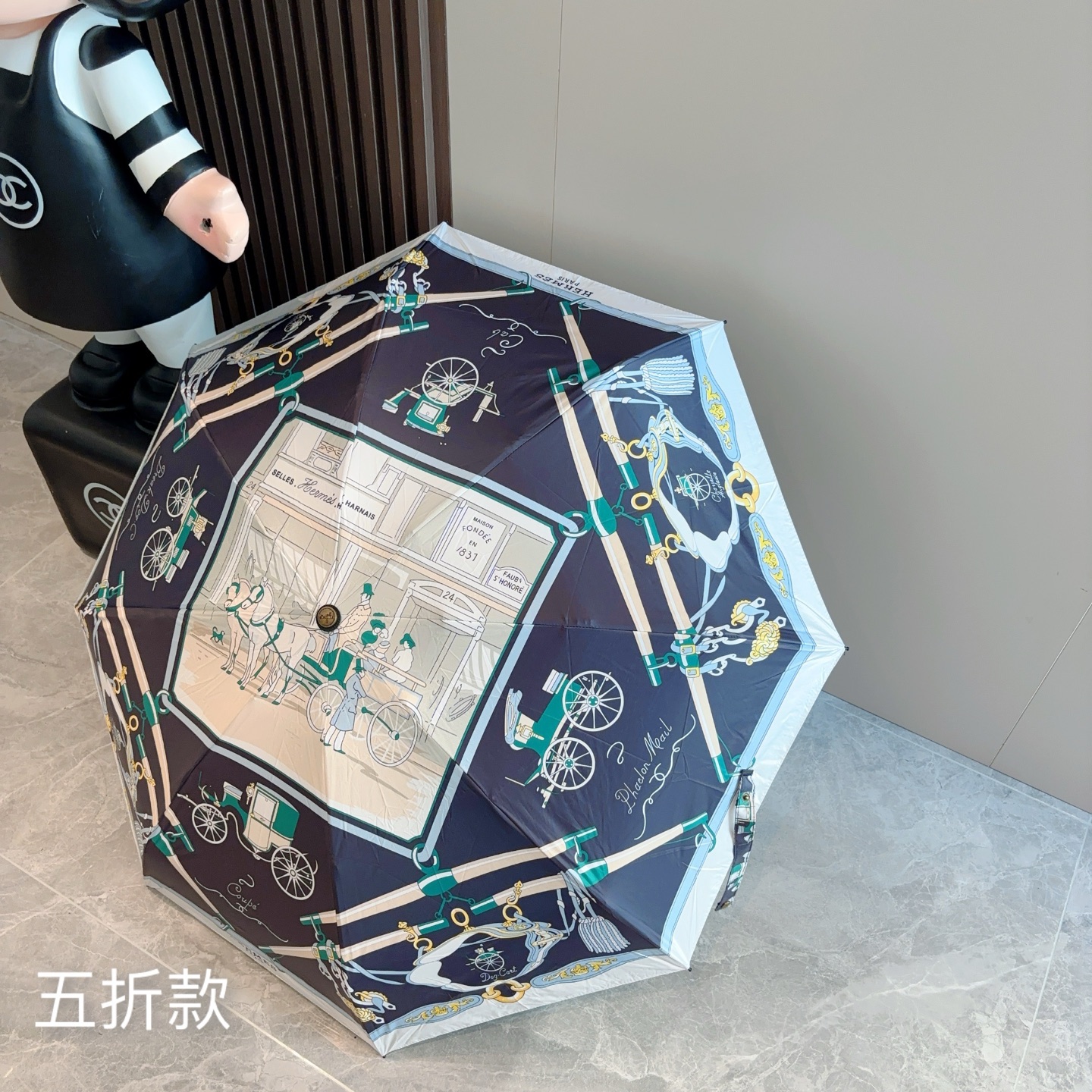 HERMÈS (爱马仕)新款 五折伞 热卖款 时尚指数爆表 不论晴天雨天使用都相得益彰 拥有它感受风从身