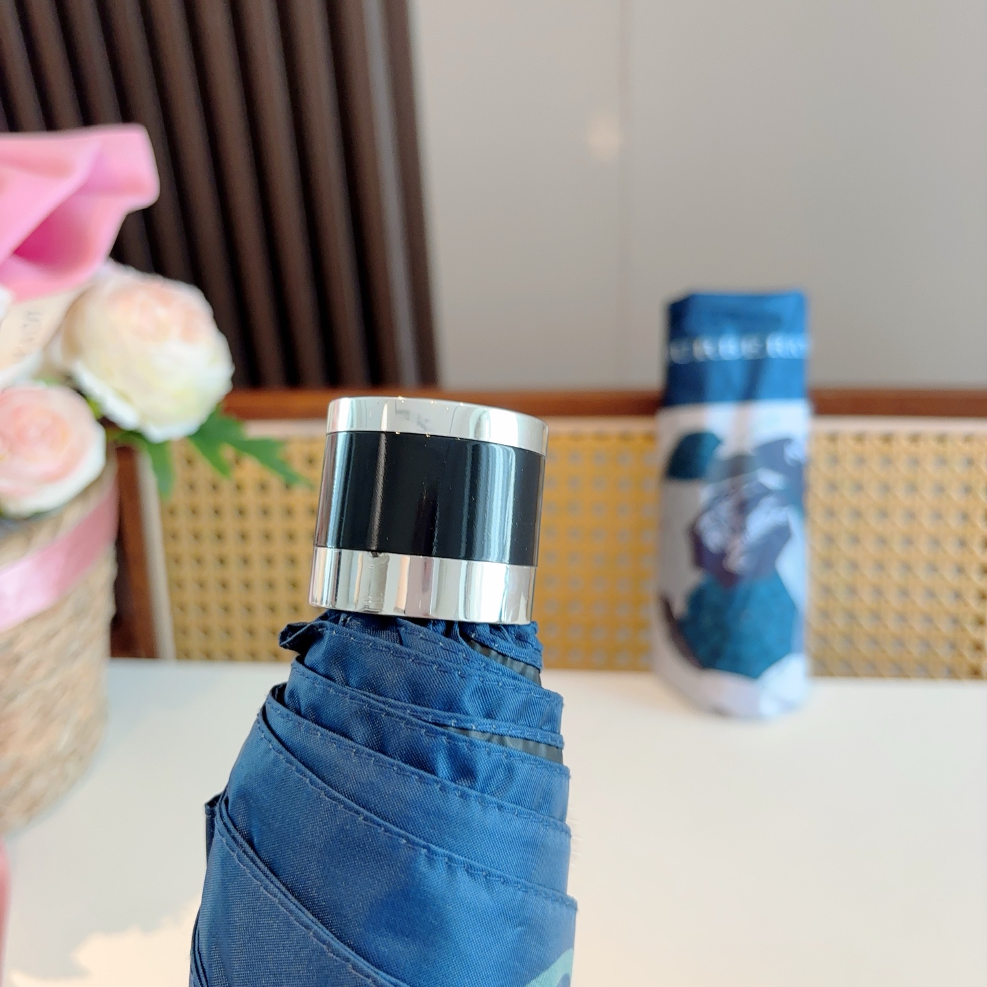  BURBERRY（巴宝莉）五折手动折叠晴雨伞 选用台湾进口UV防紫外线伞布 原单代工级品质  
