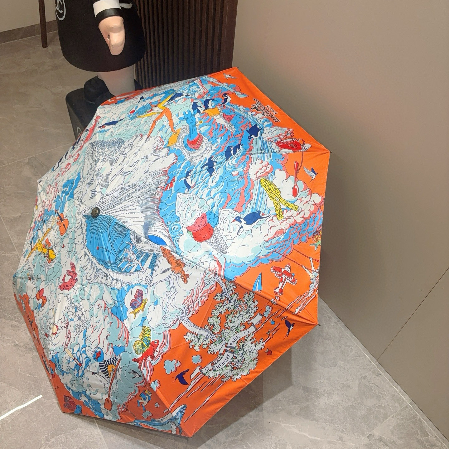 爱马仕（Hermès）   新款 极品H家三折自动伞重磅呈现 以其精湛的工艺技术和源源不断的想像力 新涂