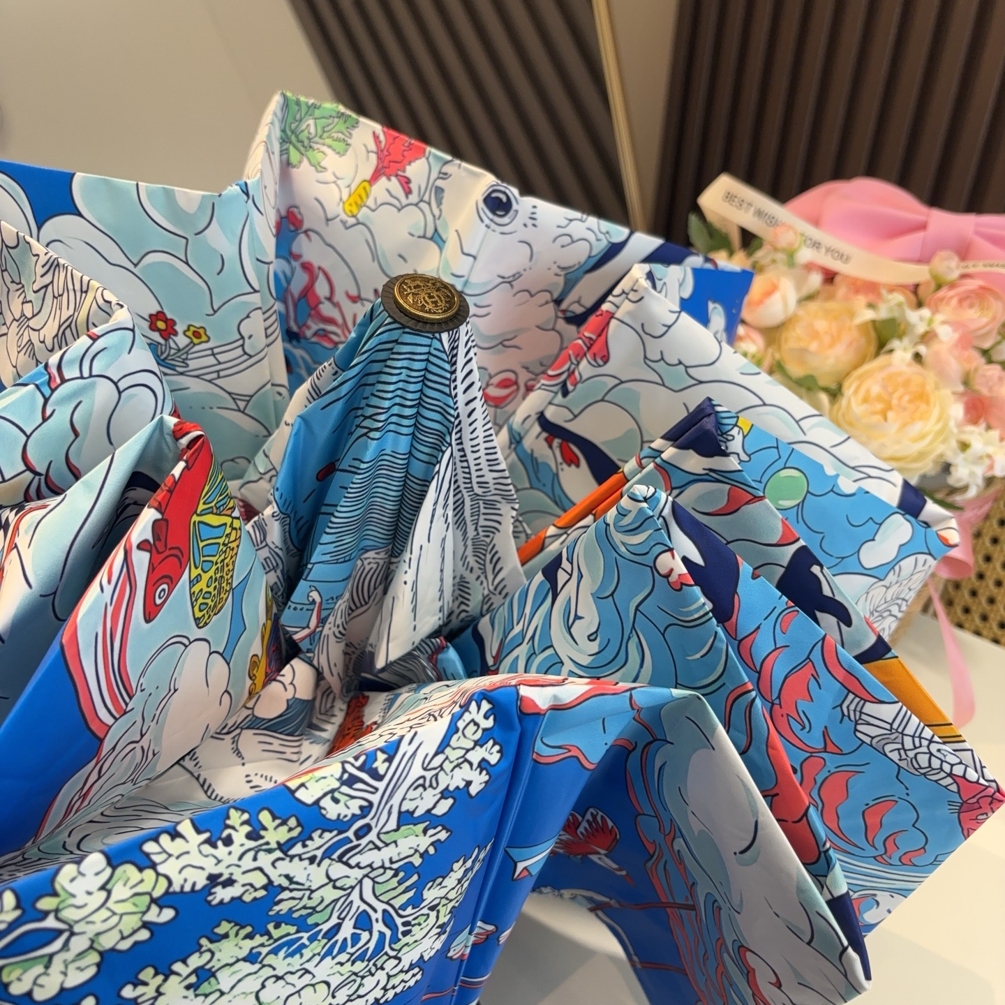 爱马仕（Hermès）   新款 极品H家三折自动伞重磅呈现 以其精湛的工艺技术和源源不断的想像力 新涂