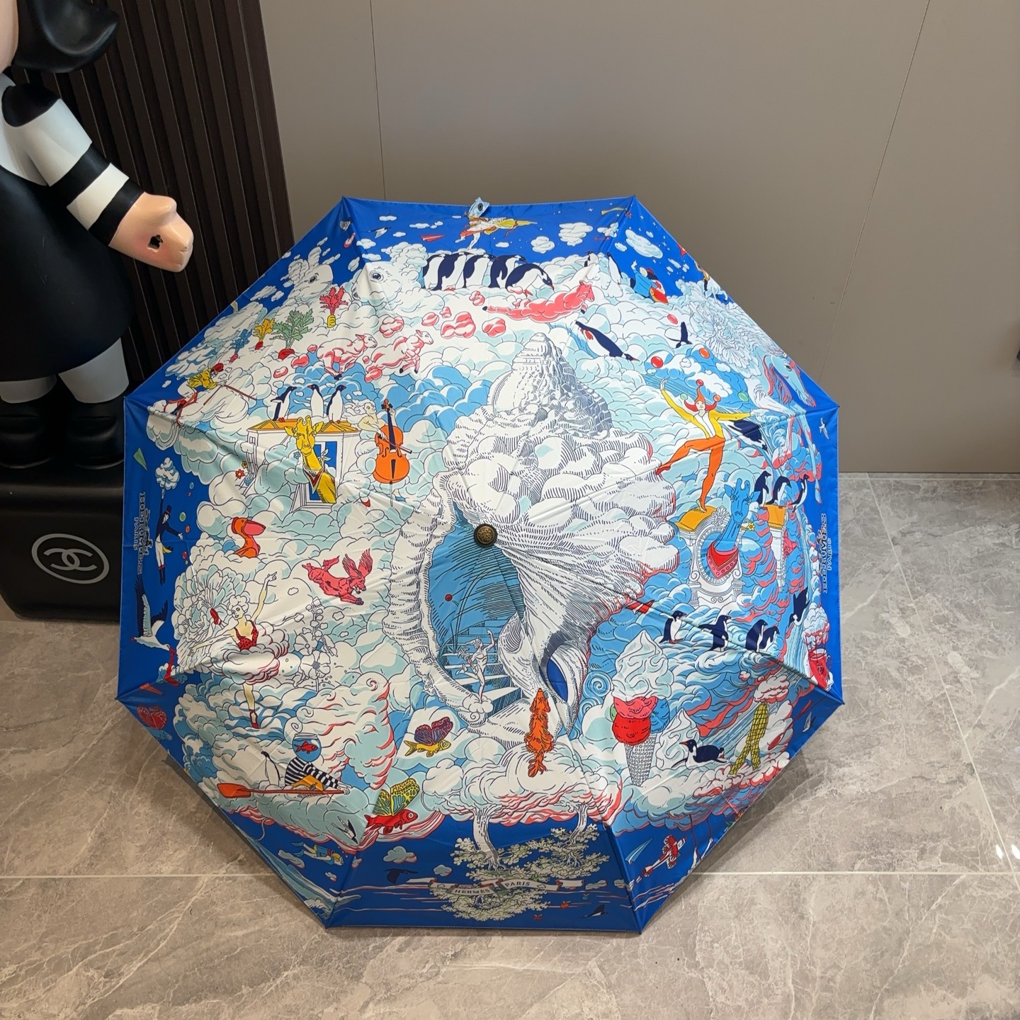 爱马仕（Hermès）   新款 极品H家三折自动伞重磅呈现 以其精湛的工艺技术和源源不断的想像力 新涂