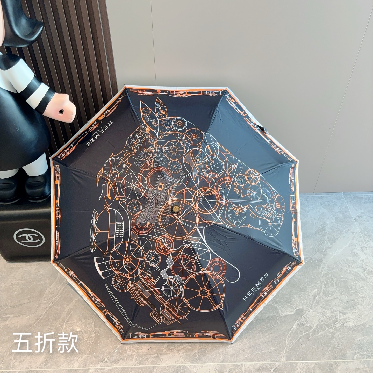 HERMÈS (爱马仕)新款 五折伞 热卖款 时尚指数爆表 不论晴天雨天使用都相得益彰 拥有它感受风从身