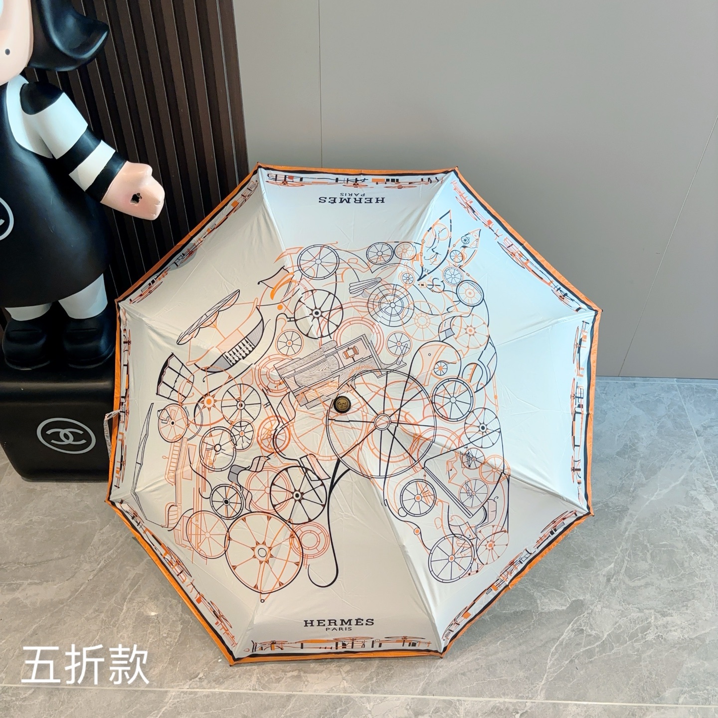 HERMÈS (爱马仕)新款 五折伞 热卖款 时尚指数爆表 不论晴天雨天使用都相得益彰 拥有它感受风从身
