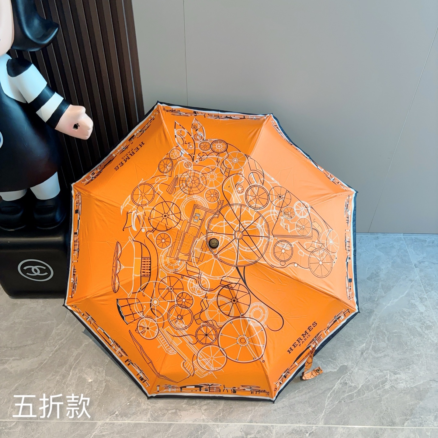 HERMÈS (爱马仕)新款 五折伞 热卖款 时尚指数爆表 不论晴天雨天使用都相得益彰 拥有它感受风从身