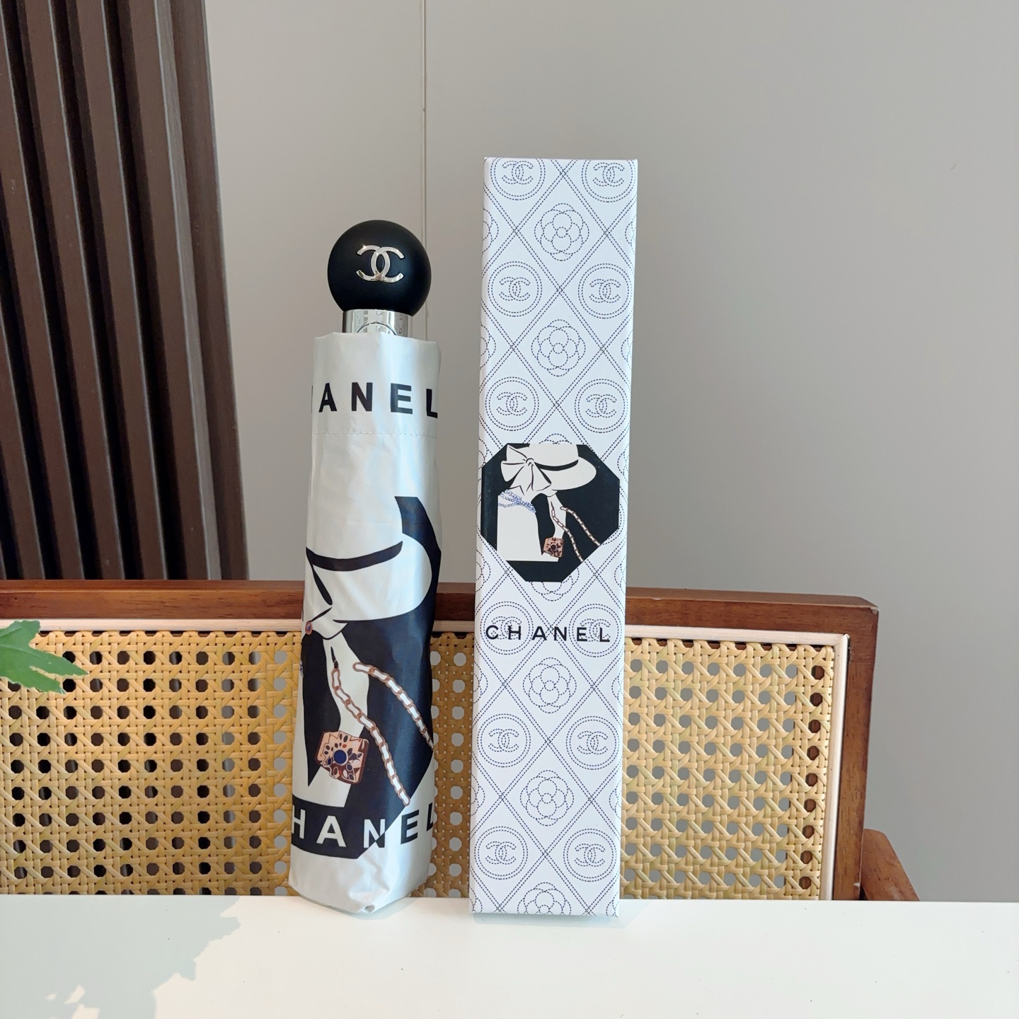  CHANEL（香奈儿）coco三折自动折叠晴雨伞 选用台湾进口UV防紫外线伞布 原单代工级品质  