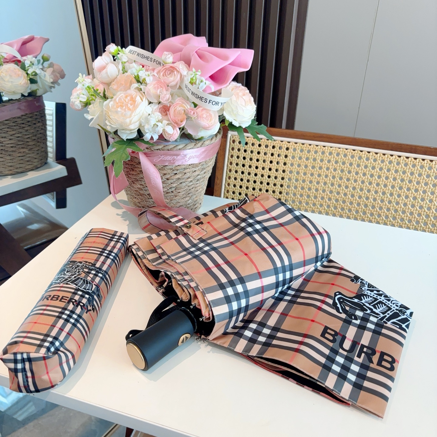  BURBERRY（巴宝莉） 三折自动折叠晴雨伞 年度巅峰之作 经典 高雅 时髦 这就是被称为英国BUR