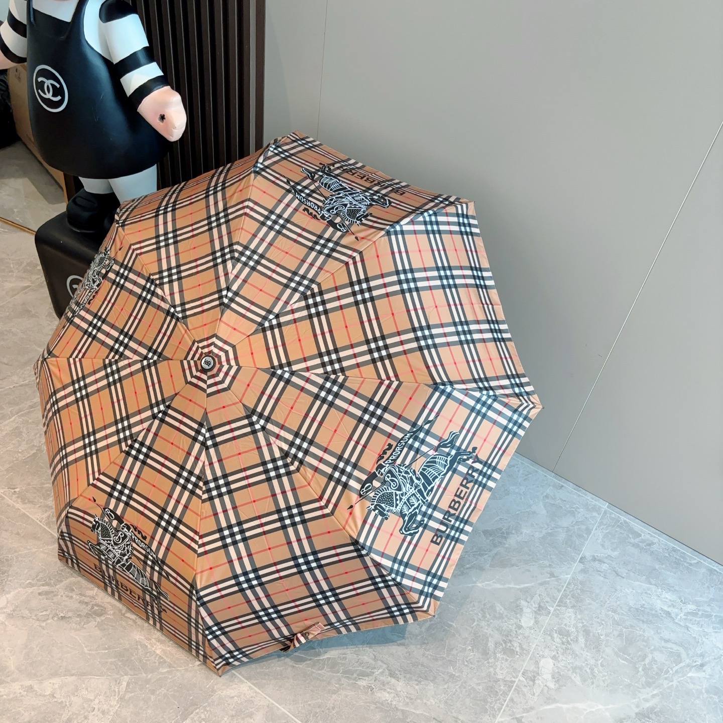  BURBERRY（巴宝莉） 三折自动折叠晴雨伞 年度巅峰之作 经典 高雅 时髦 这就是被称为英国BUR