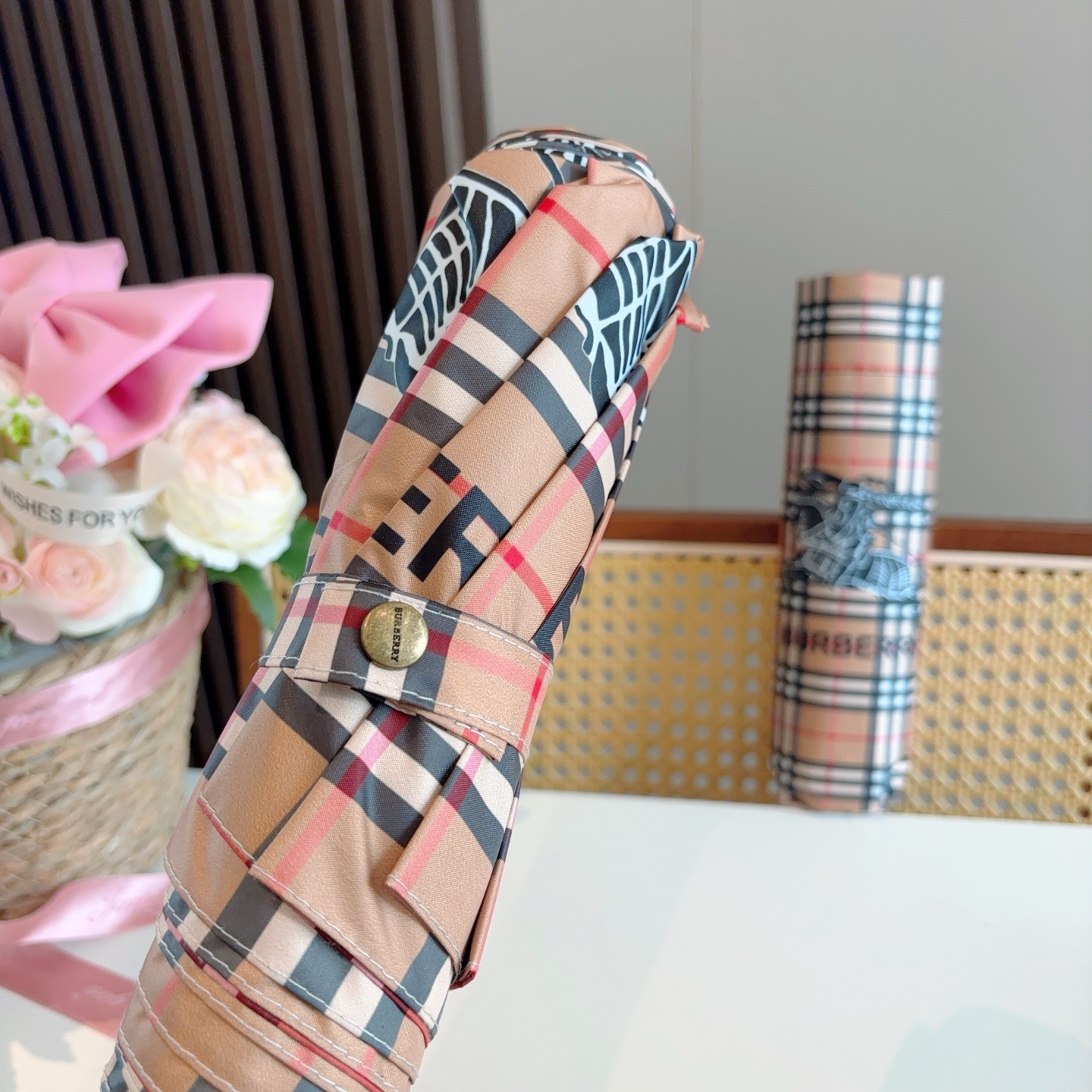  BURBERRY（巴宝莉） 三折自动折叠晴雨伞 年度巅峰之作 经典 高雅 时髦 这就是被称为英国BUR