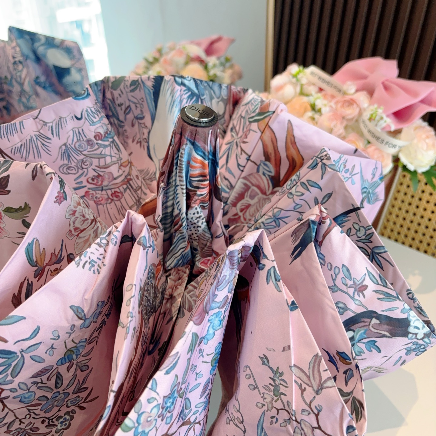  DIOR（迪奥）三折自动折叠晴雨伞  时尚原单代工品质 细节精致 看得见的品质 打破一成不变 色泽纯正