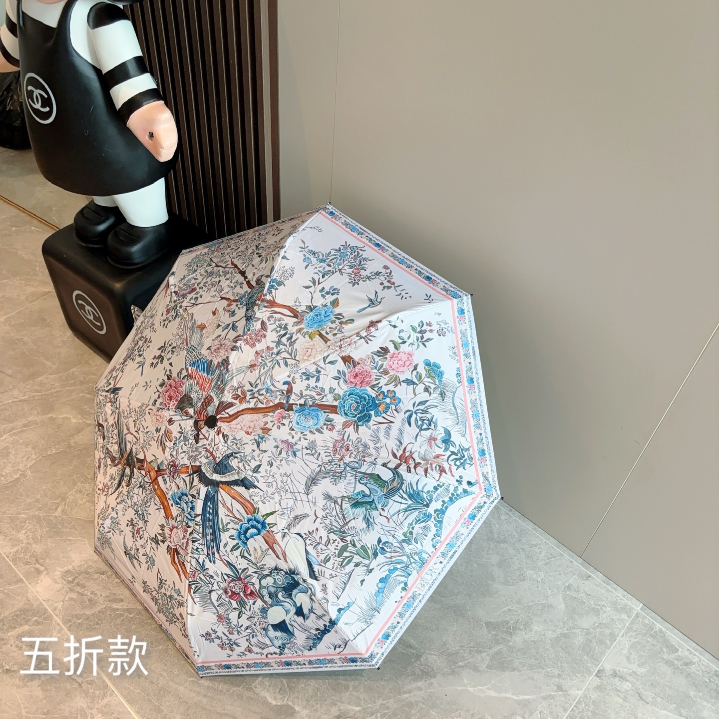  DIOR （迪奥） 五折手开折叠伞 超轻口袋 仅18cm  热卖款 时尚指数爆表 无论晴天雨天使用都相