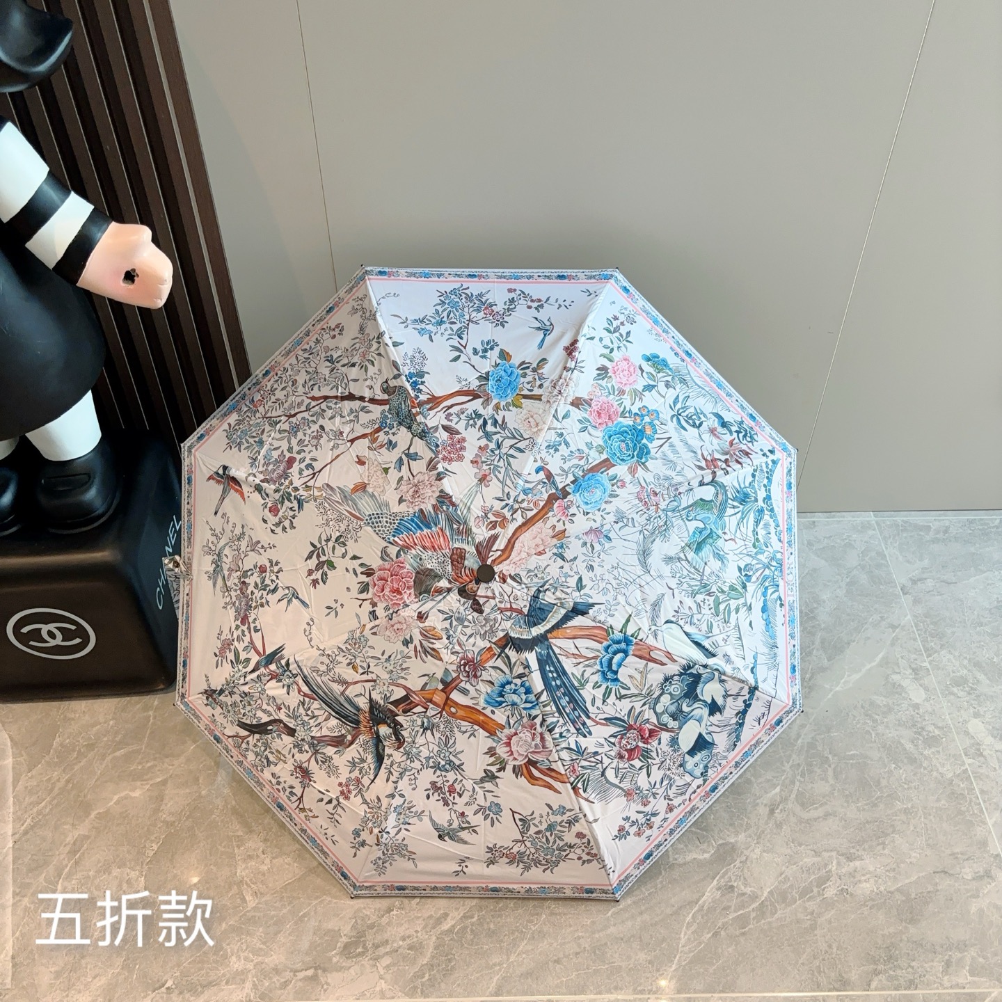 DIOR （迪奥） 五折手开折叠伞 超轻口袋 仅18cm  热卖款 时尚指数爆表 无论晴天雨天使用都相