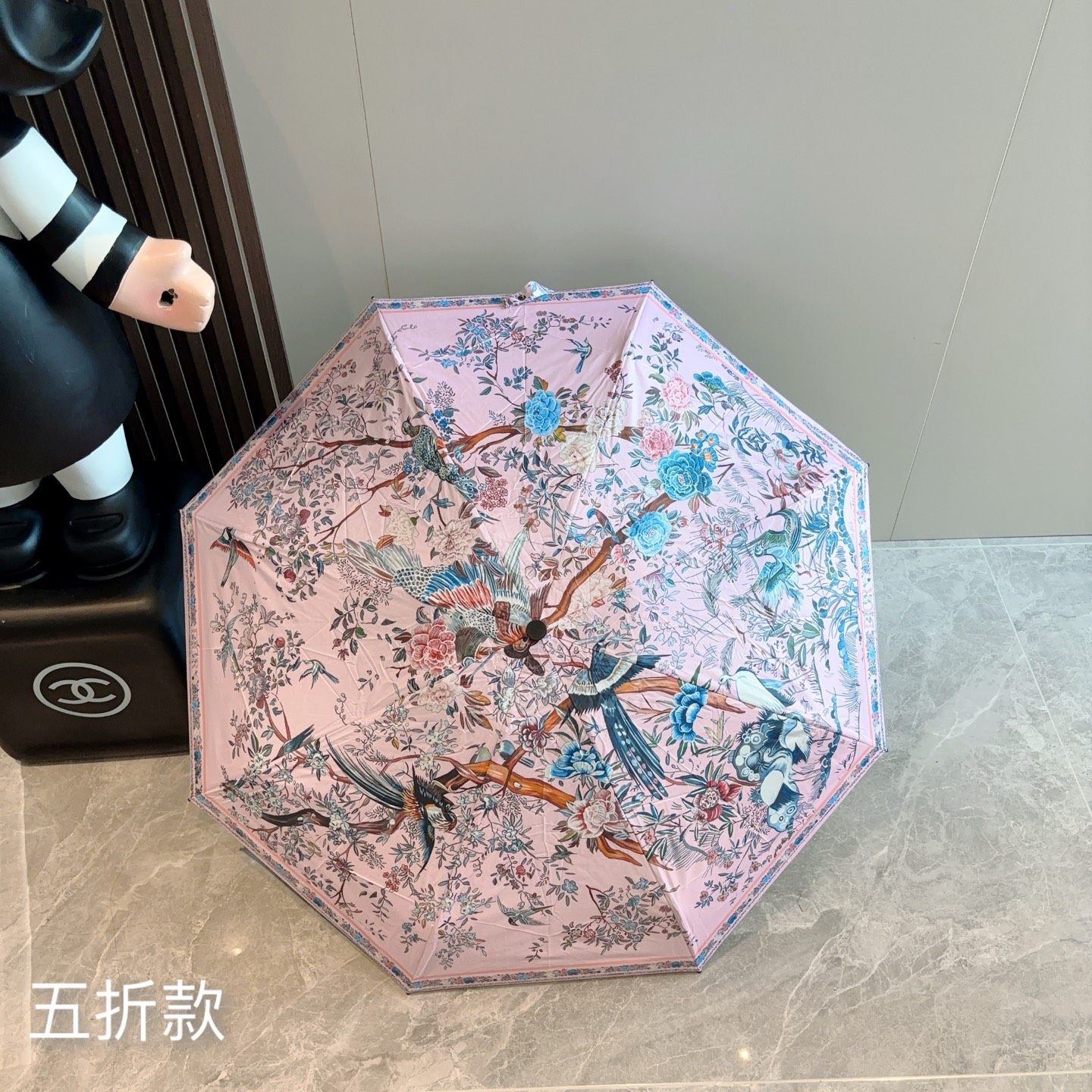  DIOR （迪奥） 五折手开折叠伞 超轻口袋 仅18cm  热卖款 时尚指数爆表 无论晴天雨天使用都相