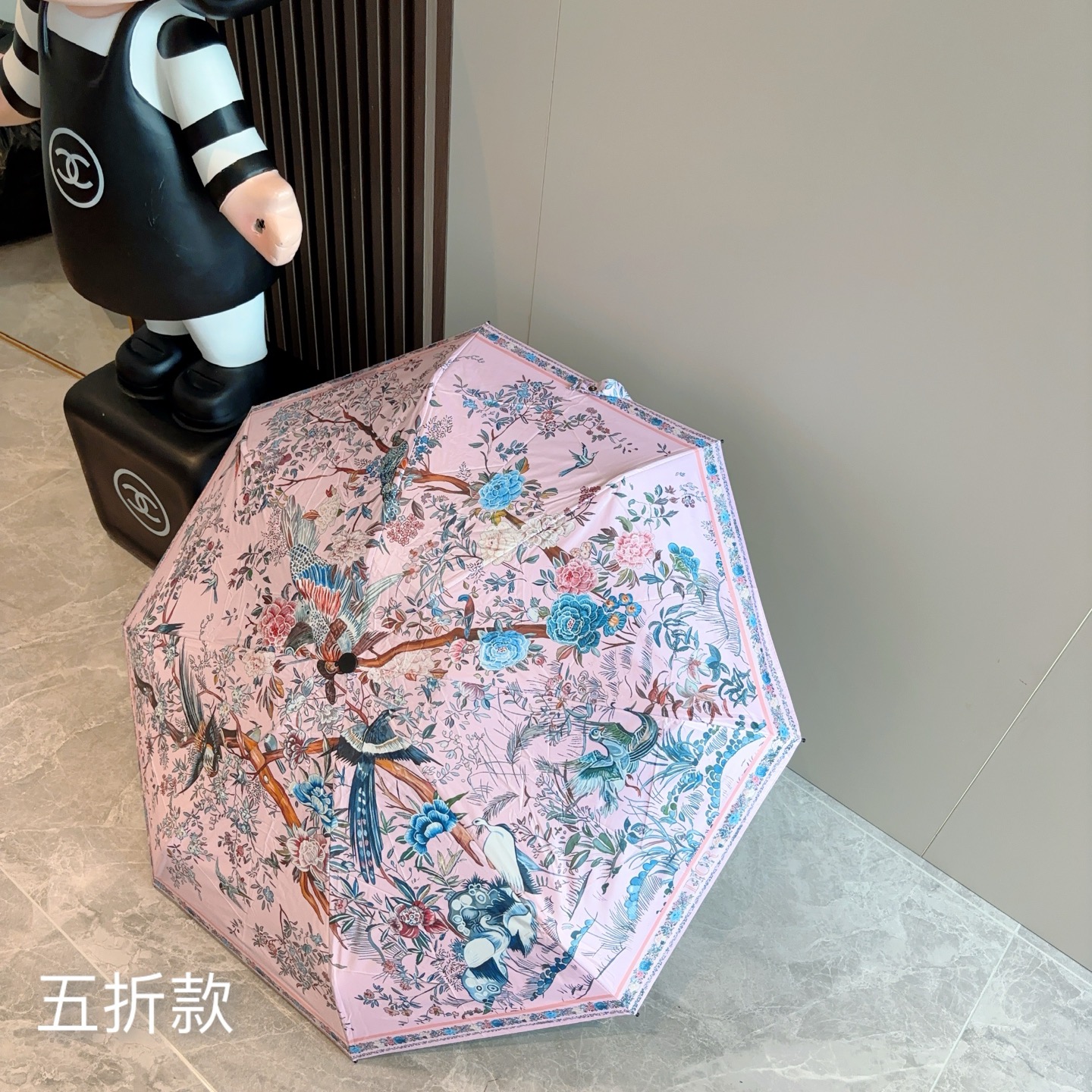  DIOR （迪奥） 五折手开折叠伞 超轻口袋 仅18cm  热卖款 时尚指数爆表 无论晴天雨天使用都相