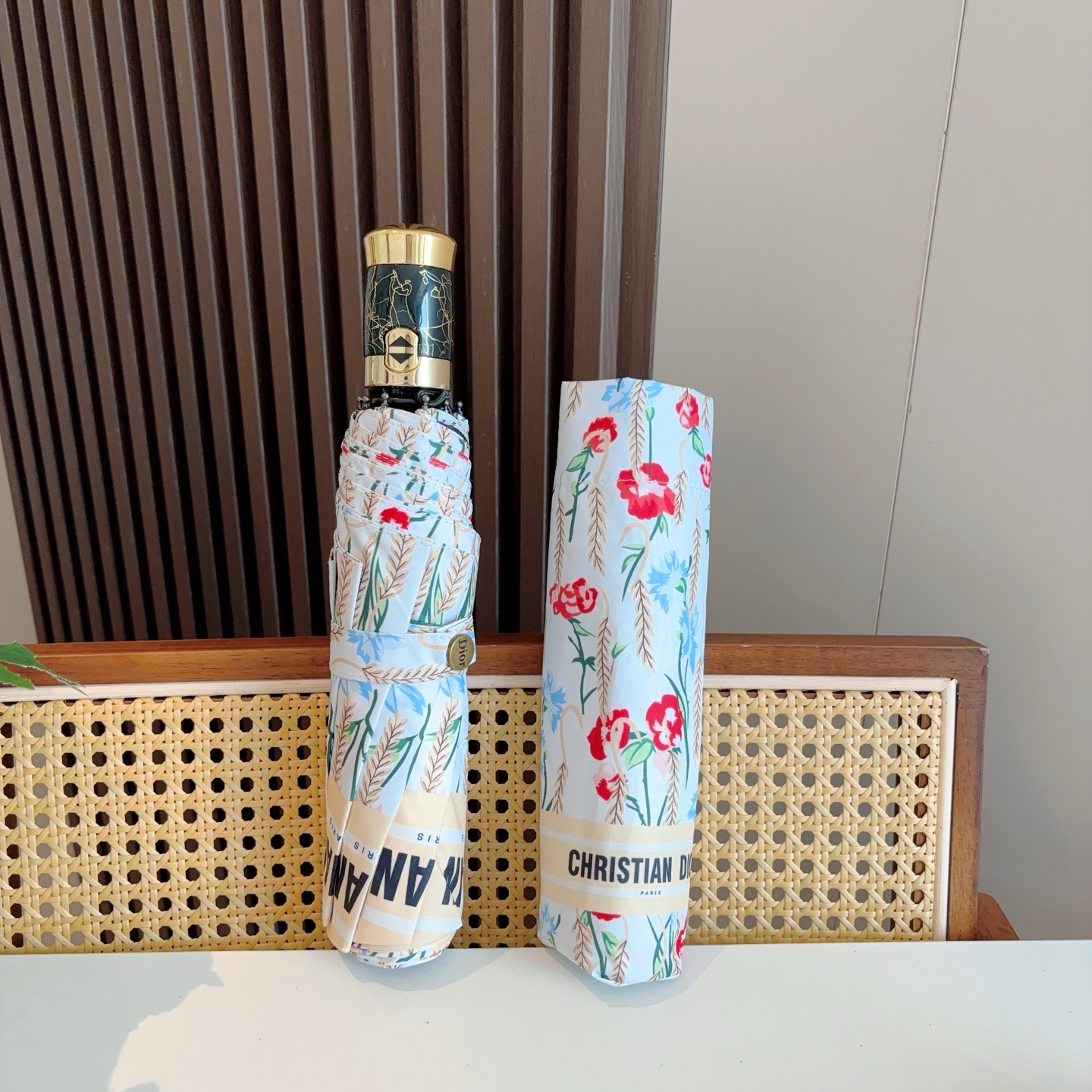  DIOR（迪奥）新款 麦穗 三折自动折叠晴雨伞  时尚原单代工品质 细节精致 看得见的品质 打破一成不