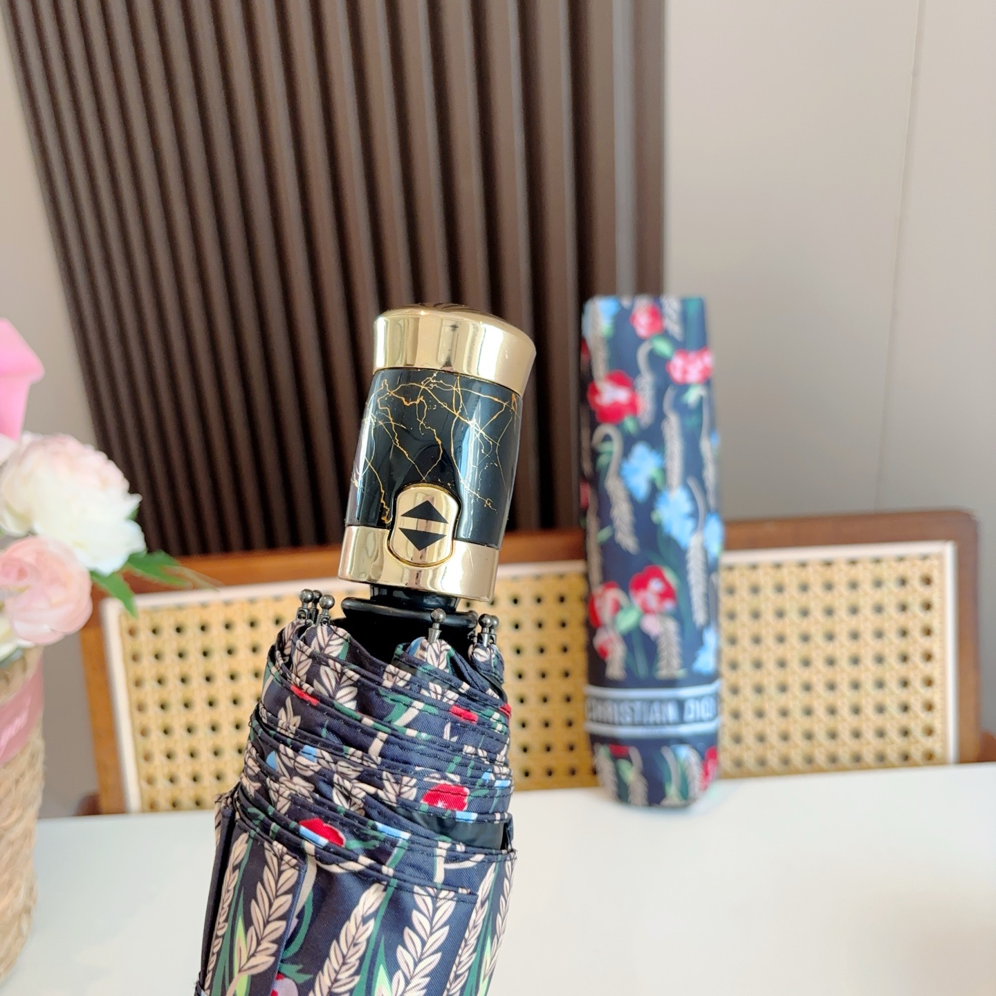  DIOR（迪奥）新款 麦穗 三折自动折叠晴雨伞  时尚原单代工品质 细节精致 看得见的品质 打破一成不
