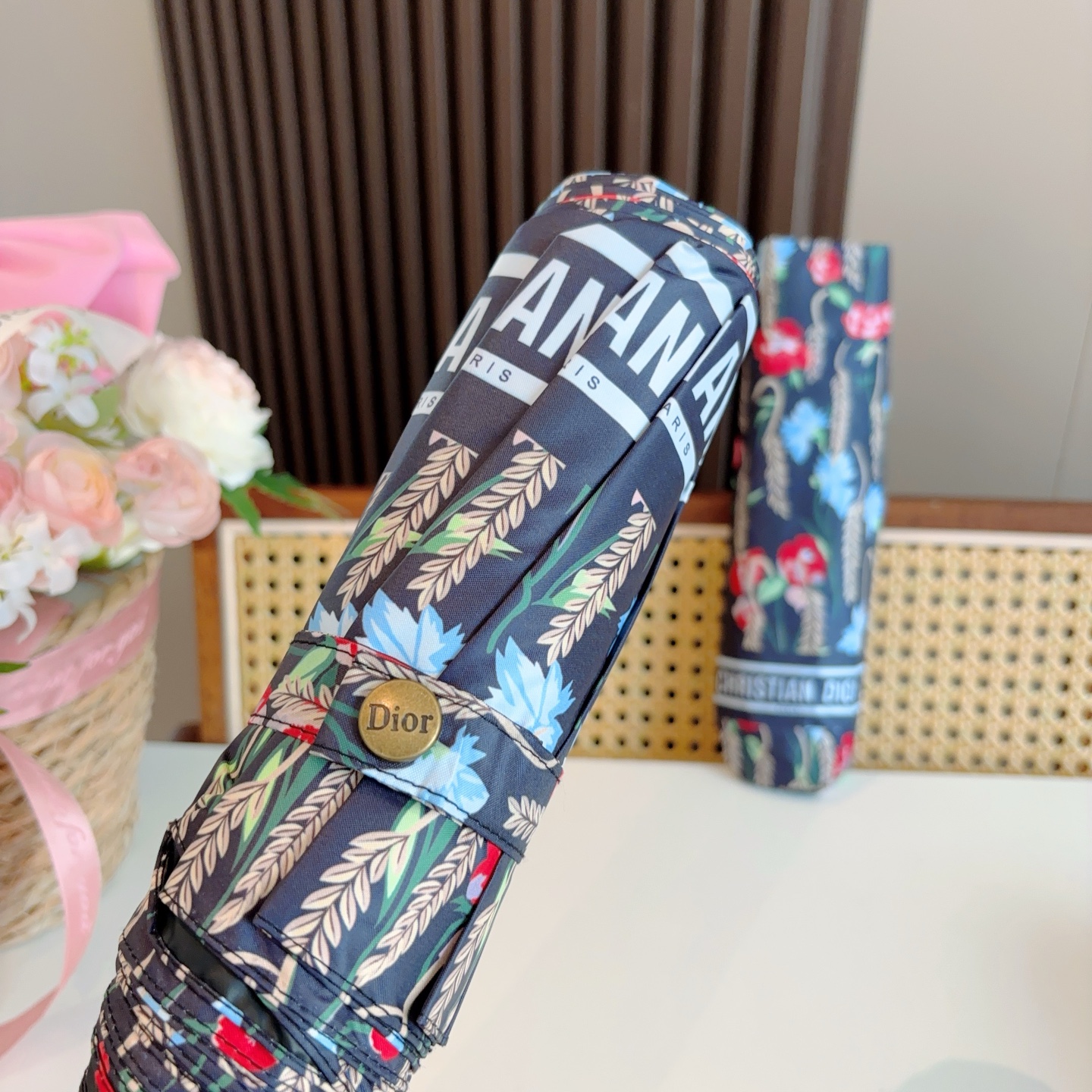  DIOR（迪奥）新款 麦穗 三折自动折叠晴雨伞  时尚原单代工品质 细节精致 看得见的品质 打破一成不