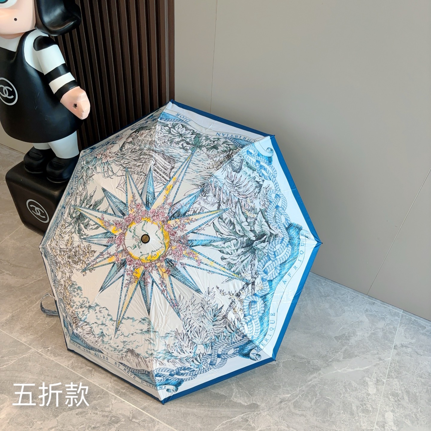  DIOR （迪奥） 五折手开折叠伞 超轻口袋 仅18cm  热卖款 时尚指数爆表 无论晴天雨天使用都相