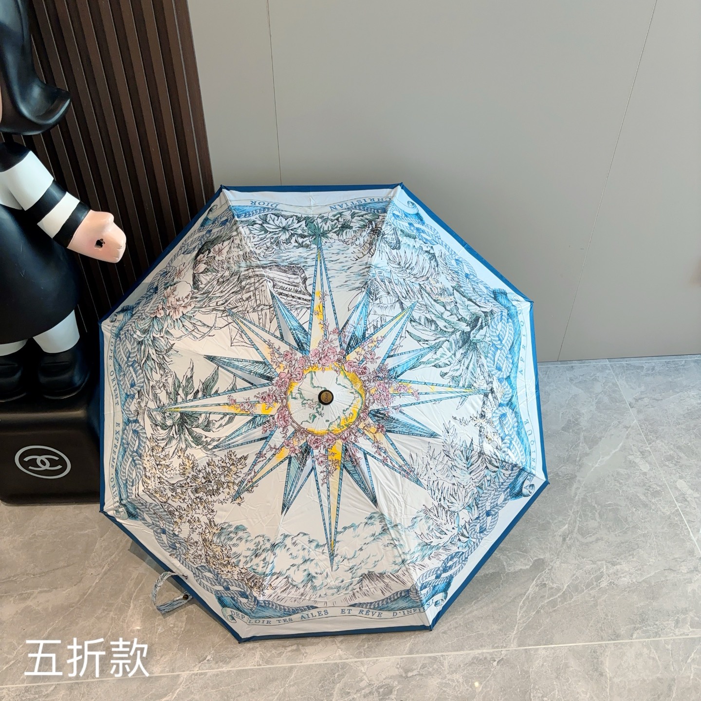  DIOR （迪奥） 五折手开折叠伞 超轻口袋 仅18cm  热卖款 时尚指数爆表 无论晴天雨天使用都相