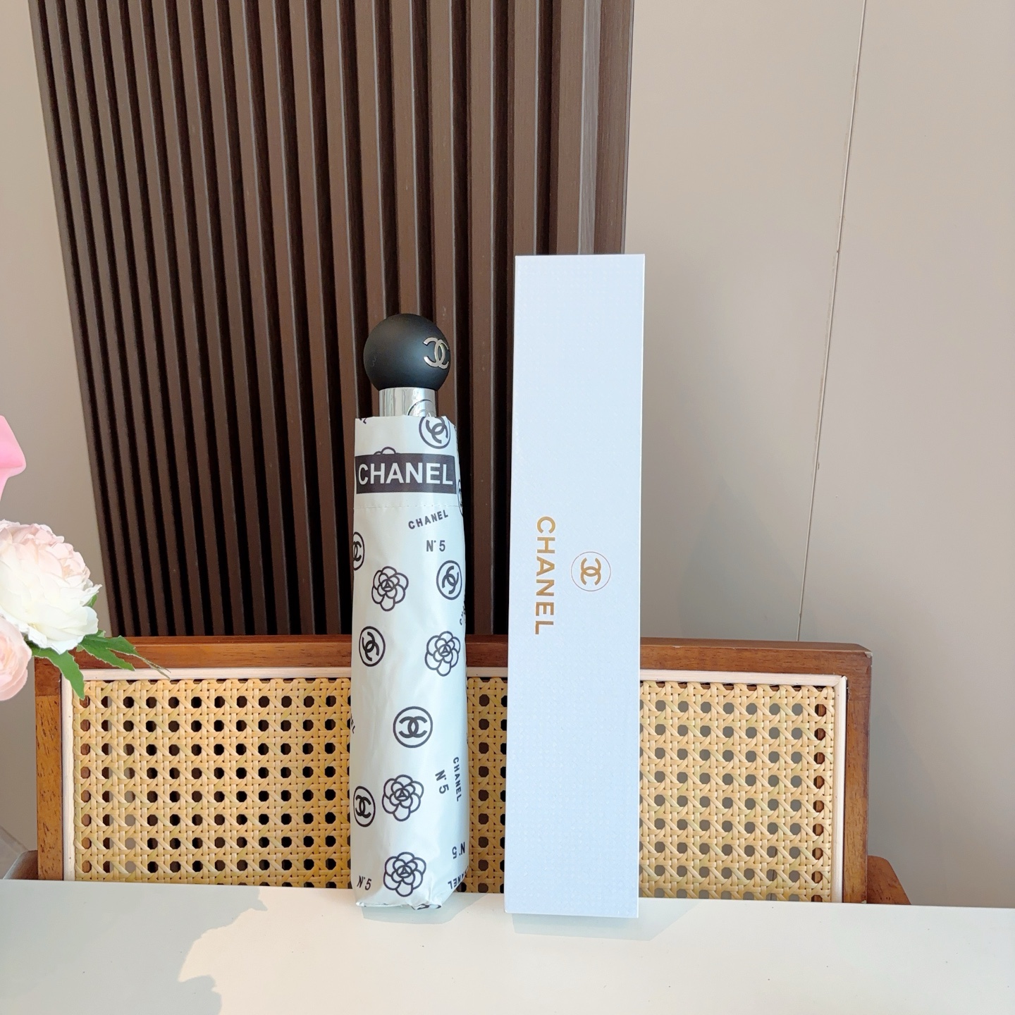  CHANEL（香奈儿）三折自动折叠晴雨伞 选用台湾进口UV防紫外线伞布 原单代工级品质  