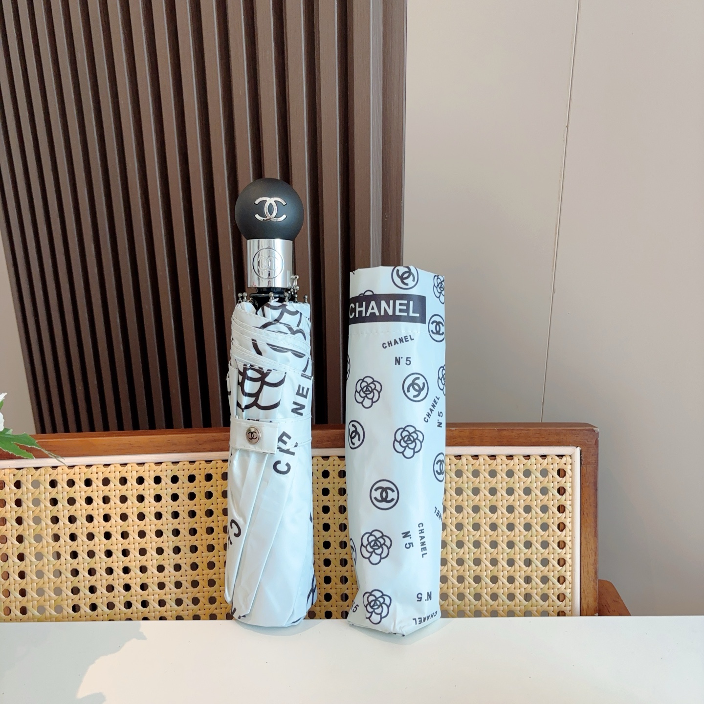  CHANEL（香奈儿）三折自动折叠晴雨伞 选用台湾进口UV防紫外线伞布 原单代工级品质  