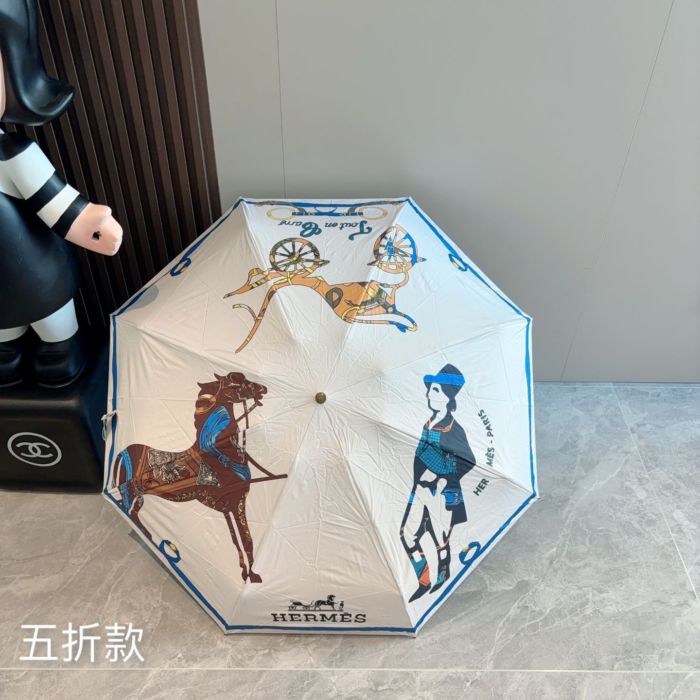 HERMÈS (爱马仕)新款 五折伞 热卖款 时尚指数爆表 不论晴天雨天使用都相得益彰 拥有它感受风从身