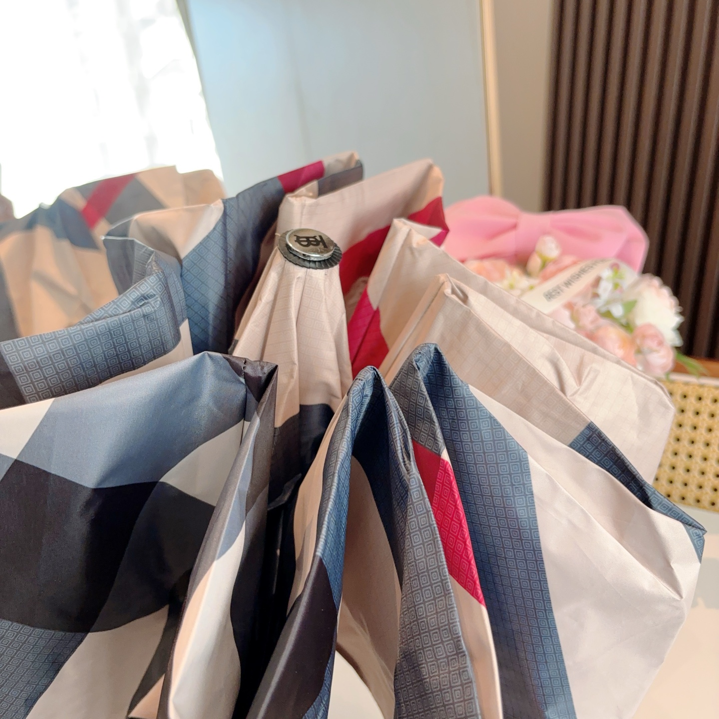 BURBERRY（巴宝莉） 三折自动折叠晴雨伞 年度巅峰之作 经典 高雅 时髦 这就是被称为英国BUR