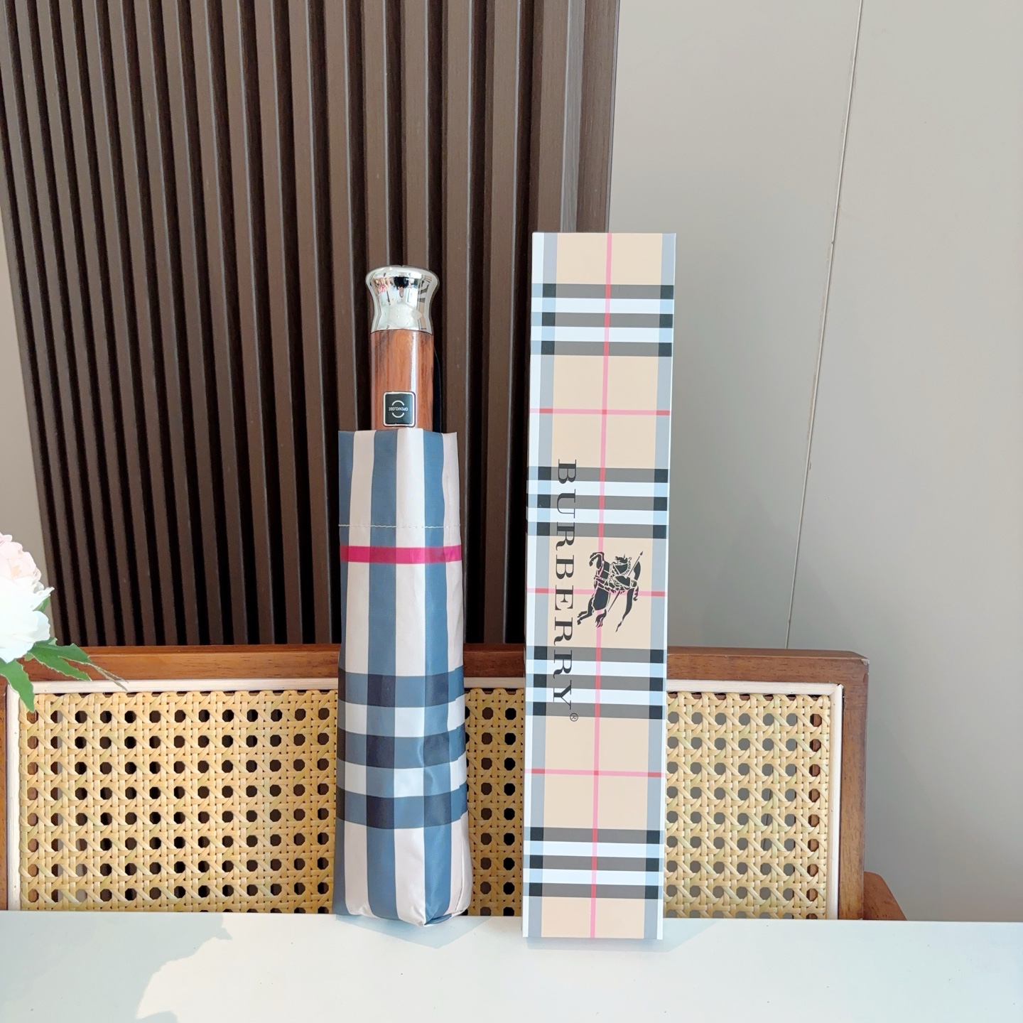  BURBERRY（巴宝莉） 三折自动折叠晴雨伞 年度巅峰之作 经典 高雅 时髦 这就是被称为英国BUR